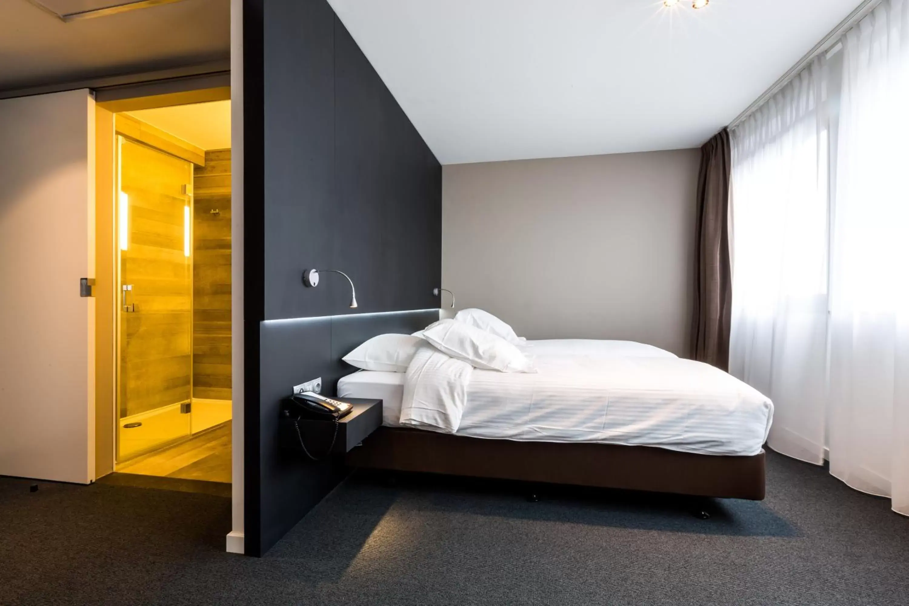 Photo of the whole room, Bed in Tower Hotel Aalst