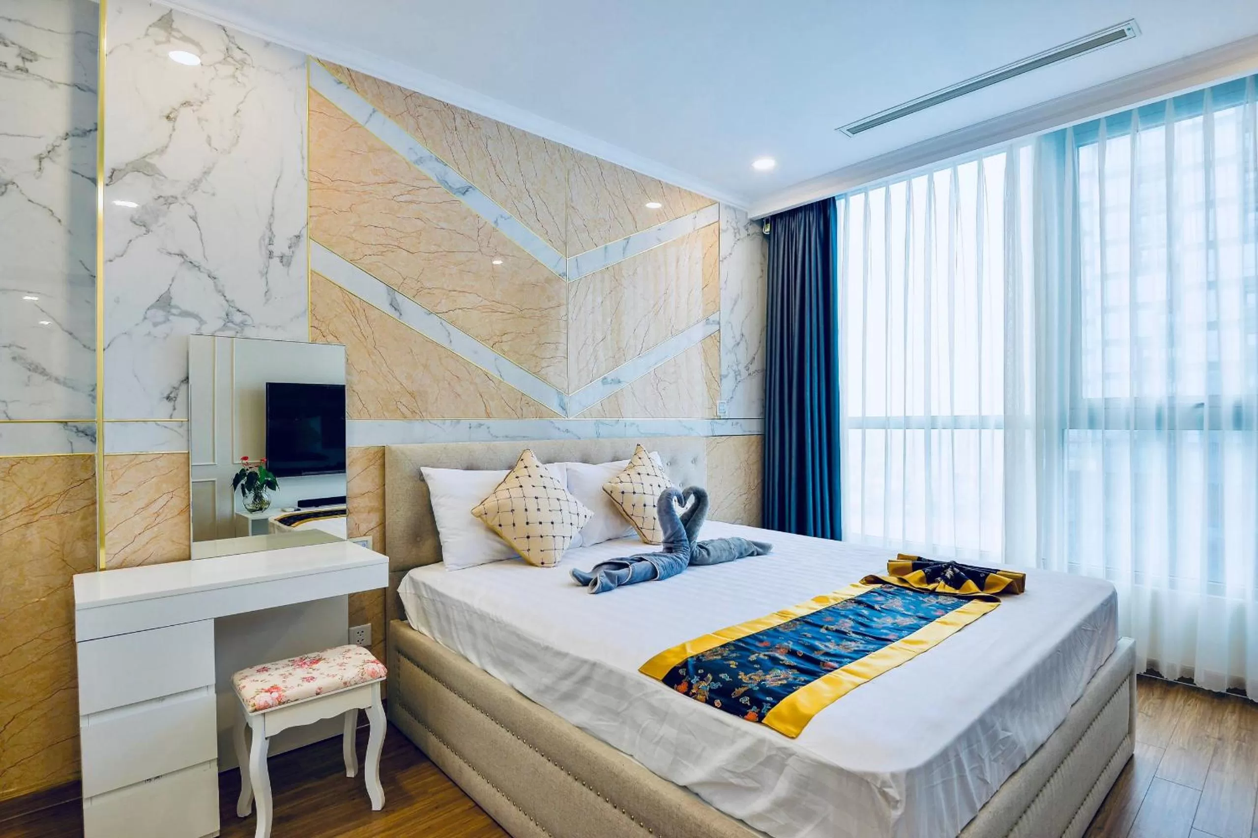 Bed in Vinhomes Central Park-Nice Homes