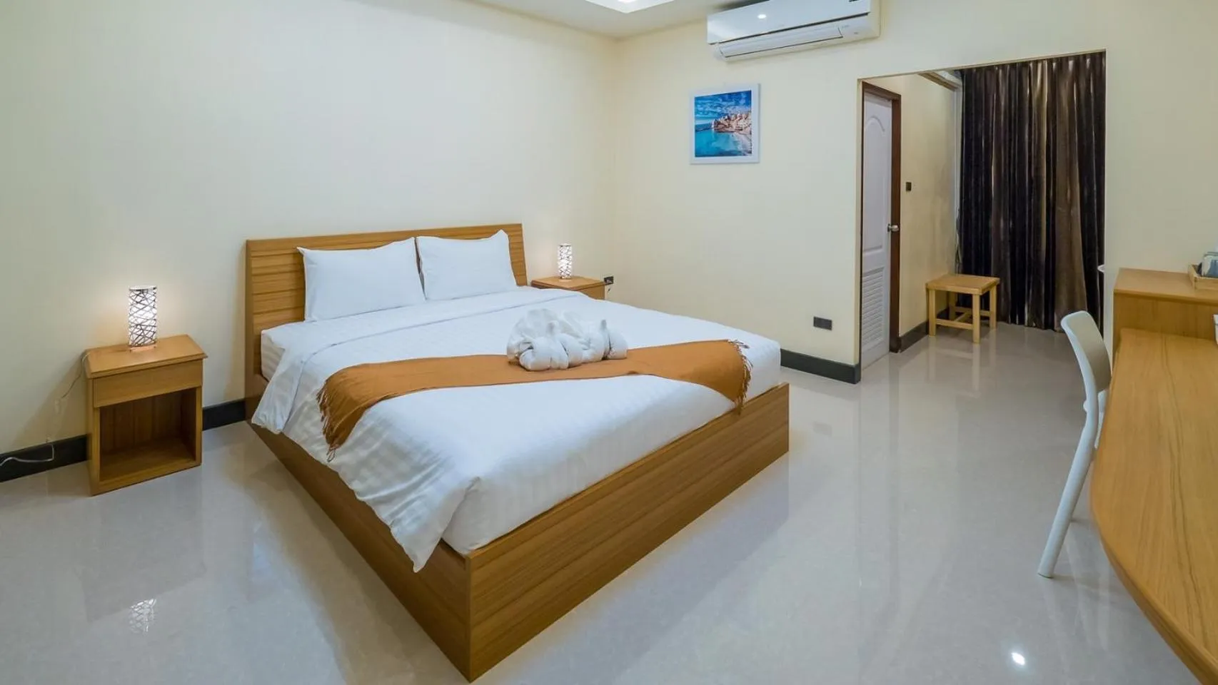 Bed in AU Place Hotel