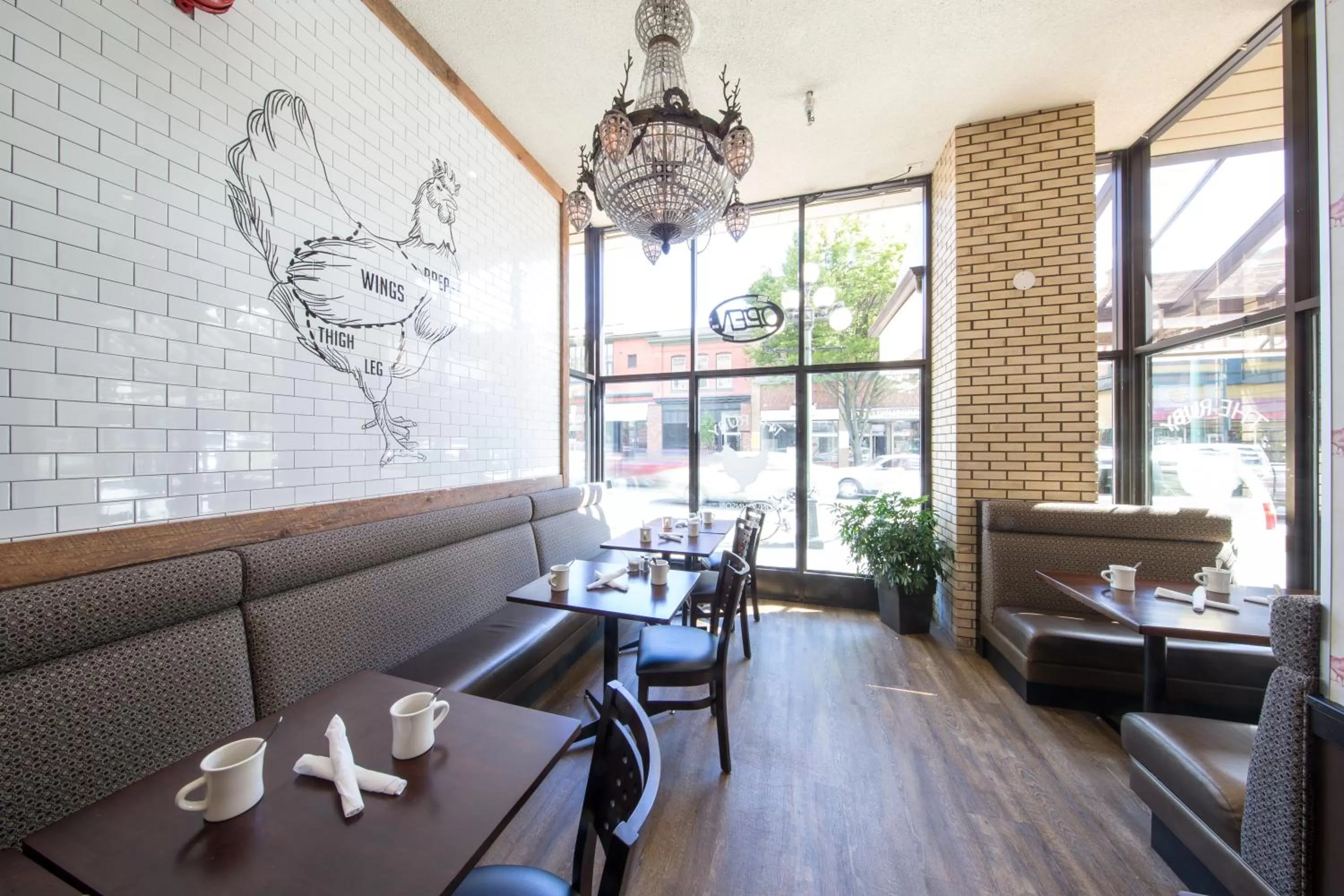 Food and drinks in BEST WESTERN PLUS Carlton Plaza Hotel