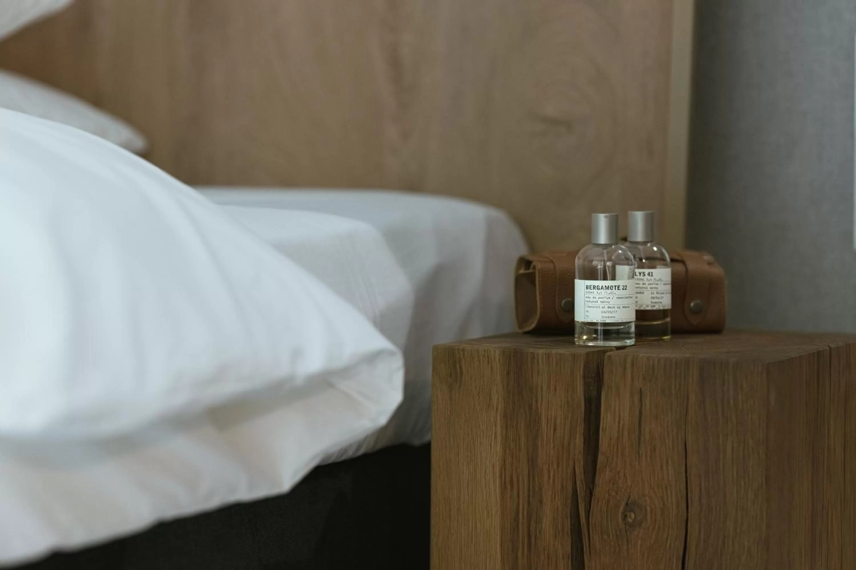 Bedroom, Bed in Hotel VierJahreszeiten am Seilersee