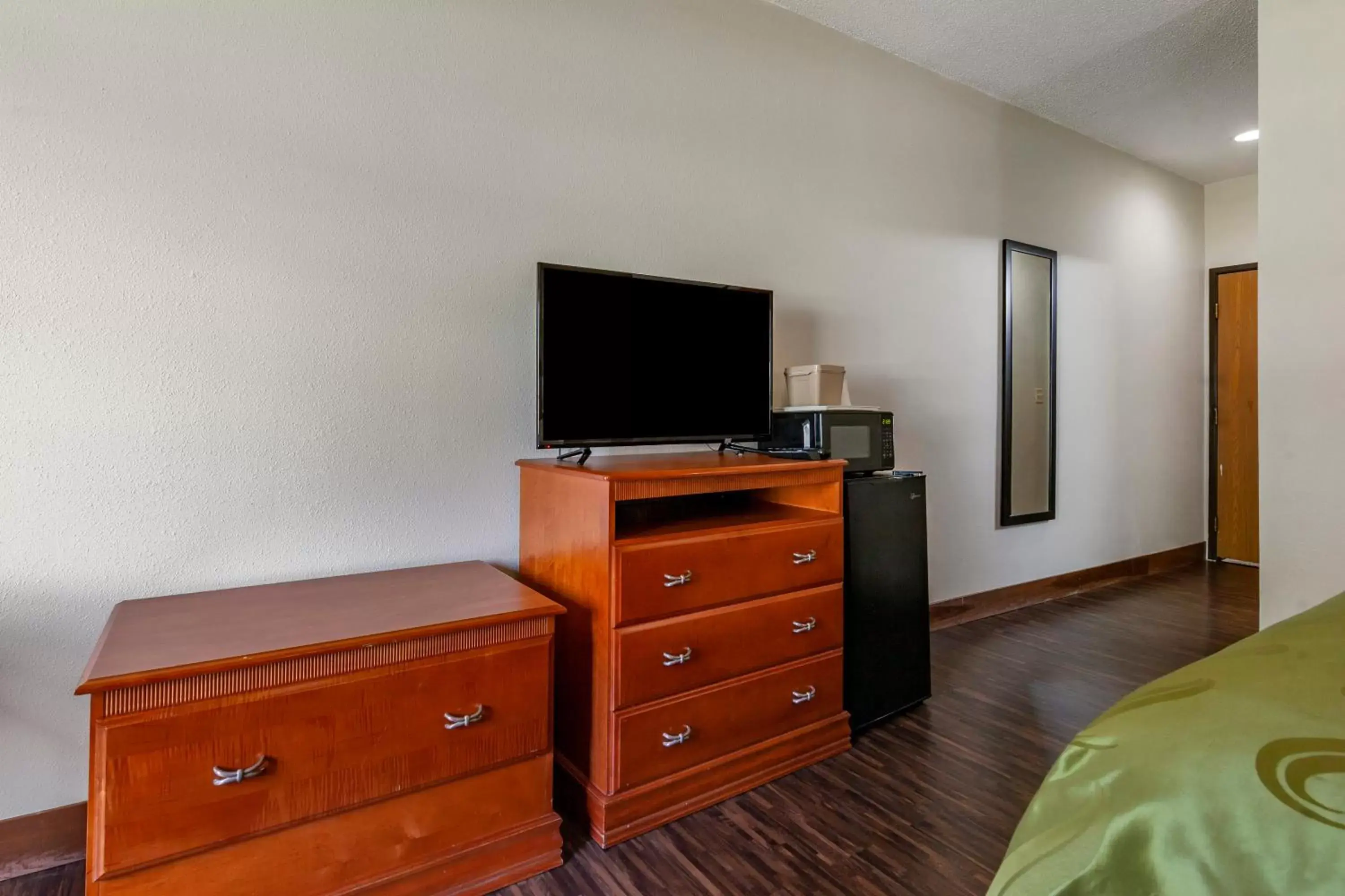 Queen Room with Two Queen Beds - Non-Smoking in Quality Inn