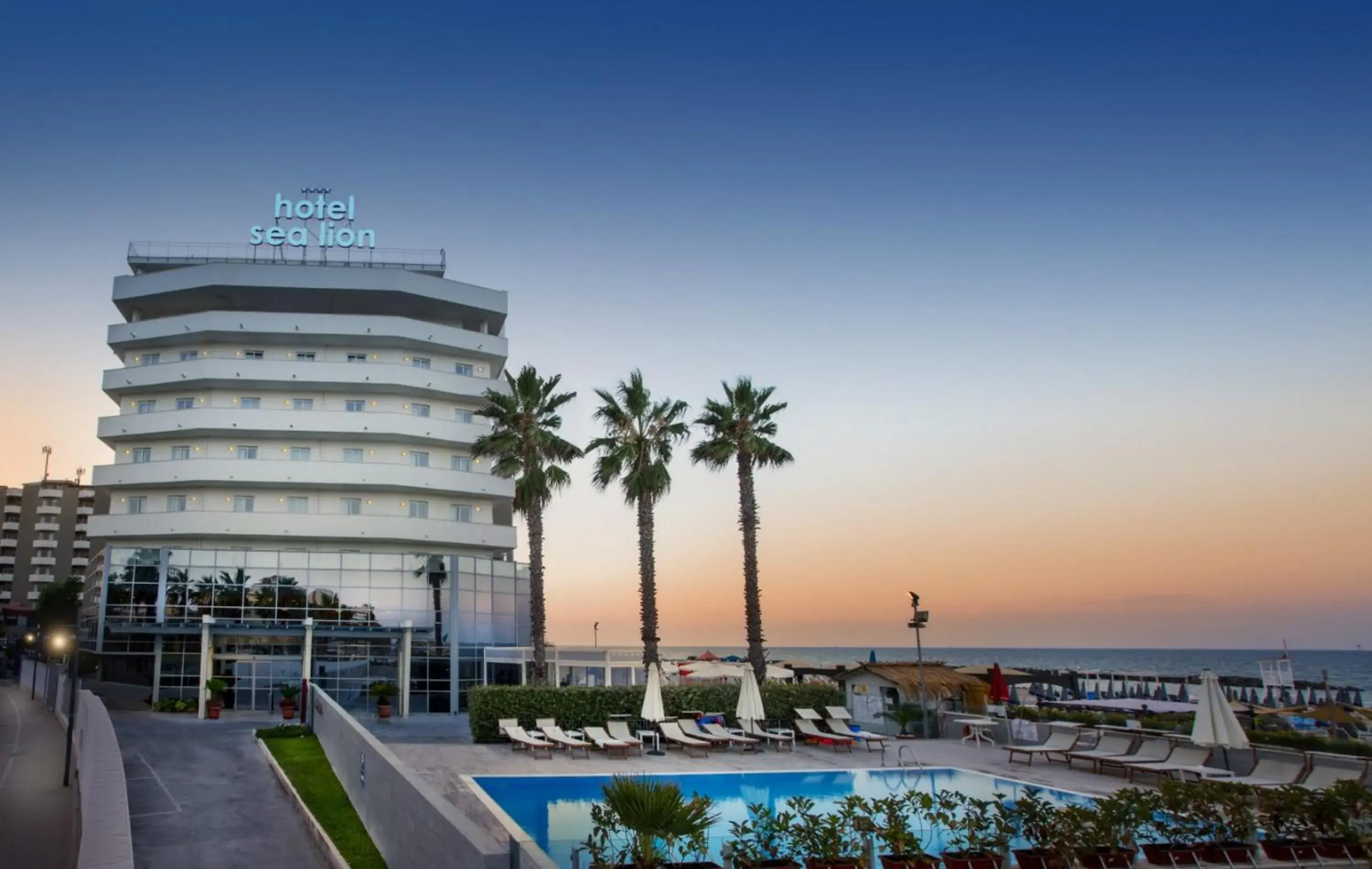 Facade/entrance, Swimming Pool in Sea Lion Hotel