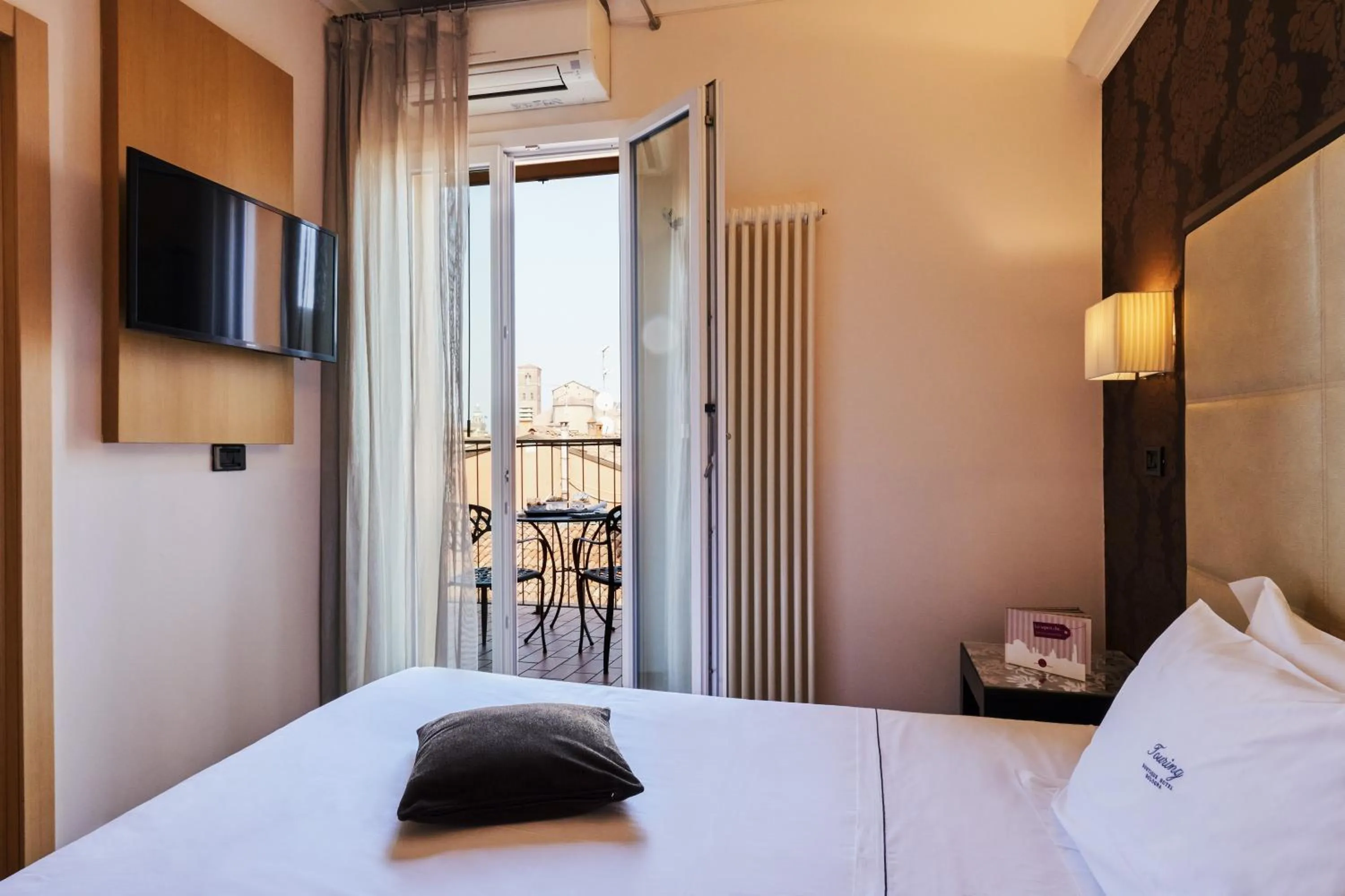 Bed in Hotel Touring