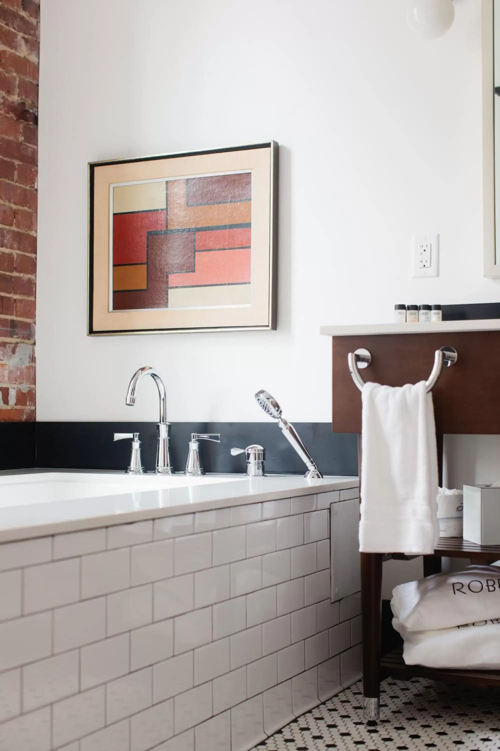 Bathroom, Coffee/Tea Facilities in The Dwell Hotel, a Member of Design Hotels