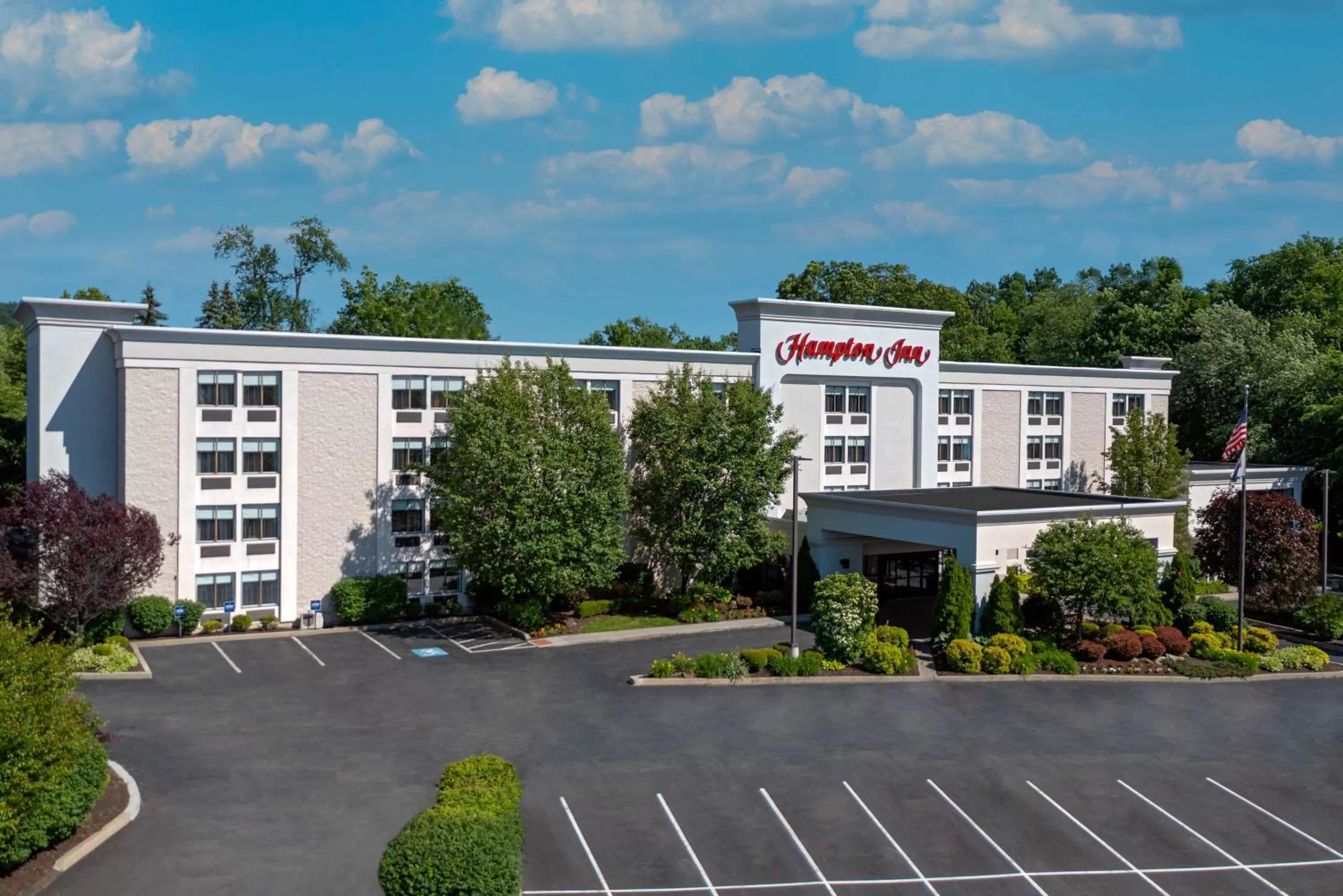 Property building in Hampton Inn Danbury