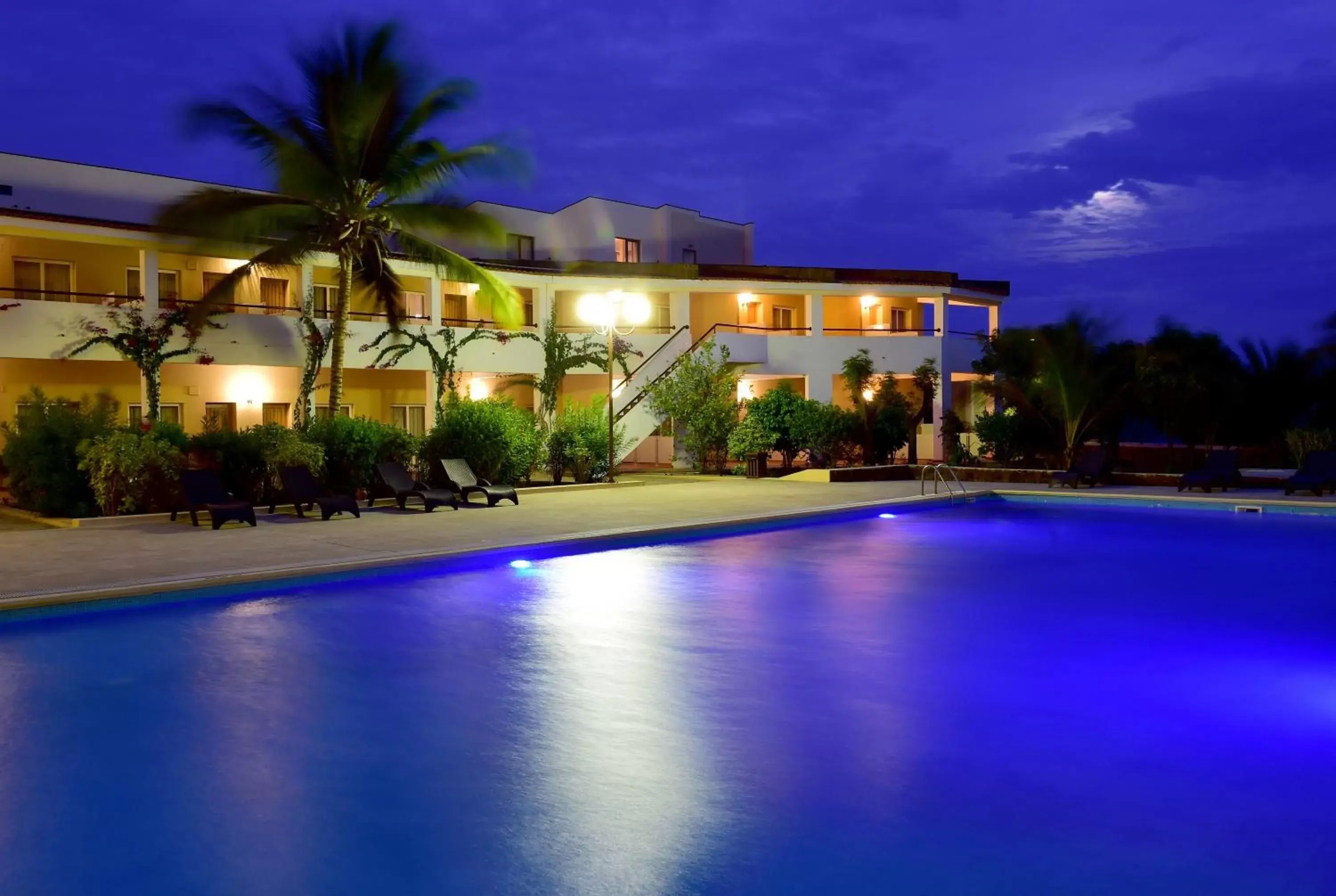 Swimming pool, Property Building in Pestana Tropico Ocean & City Hotel