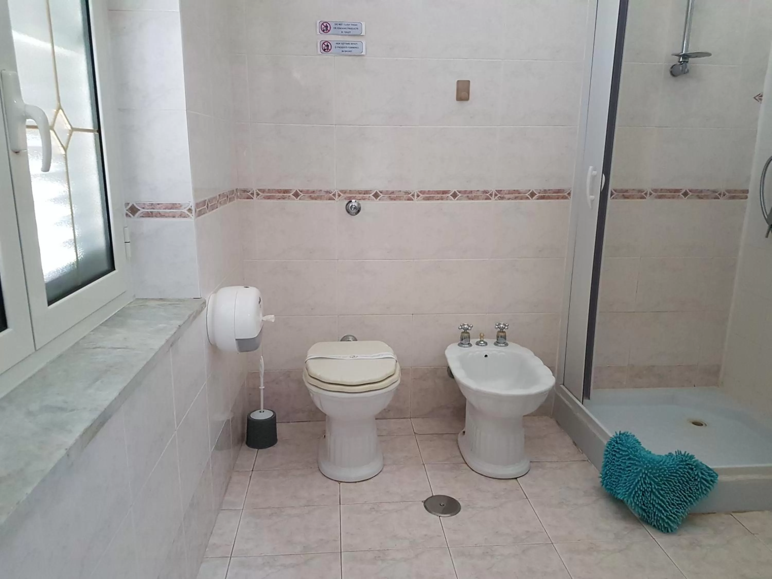 Bathroom in B&B Magna Grecia