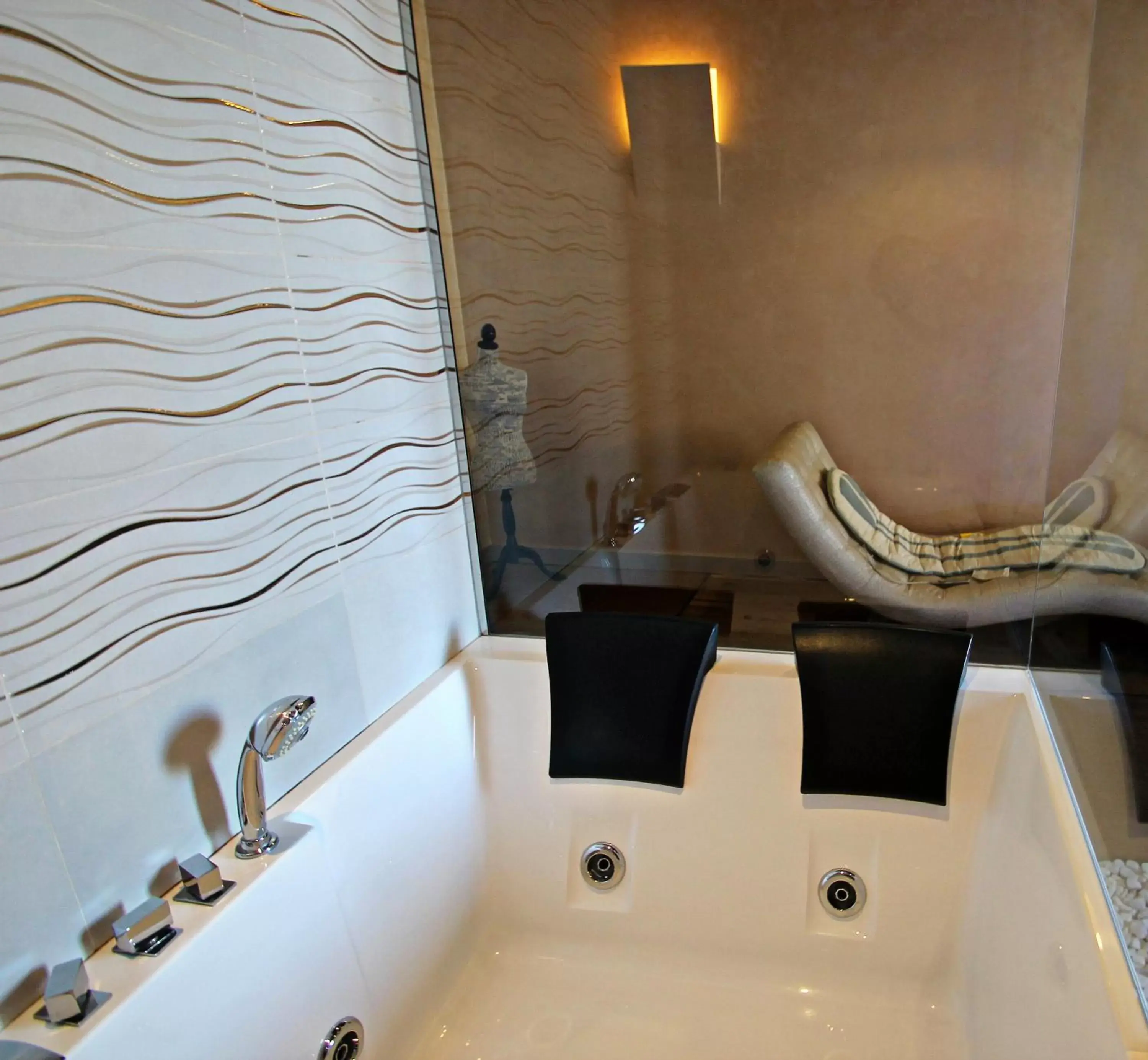Photo of the whole room, Bathroom in iRooms Pantheon & Navona