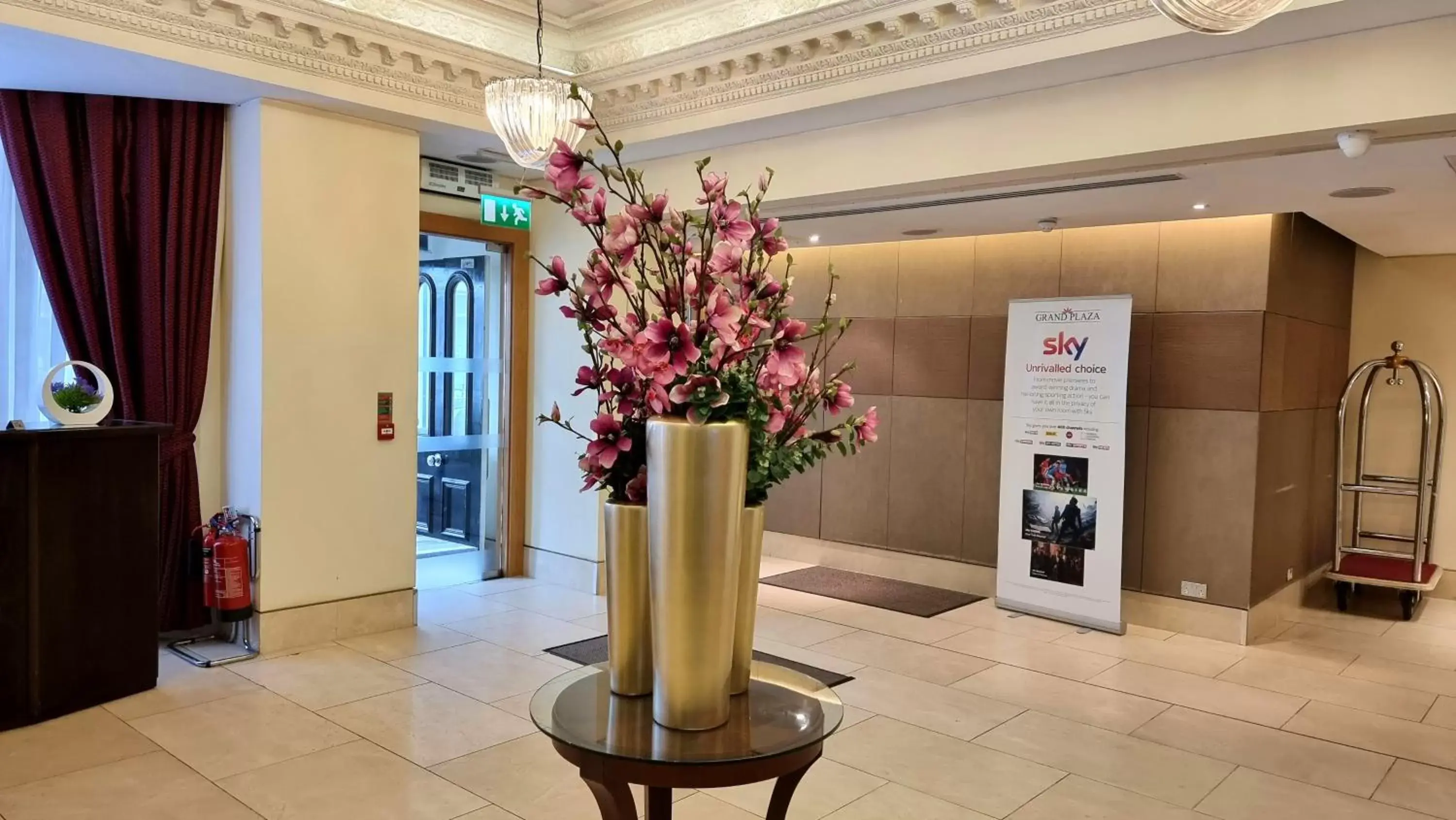 Lobby or reception in The Park City Grand Plaza Kensington Hotel