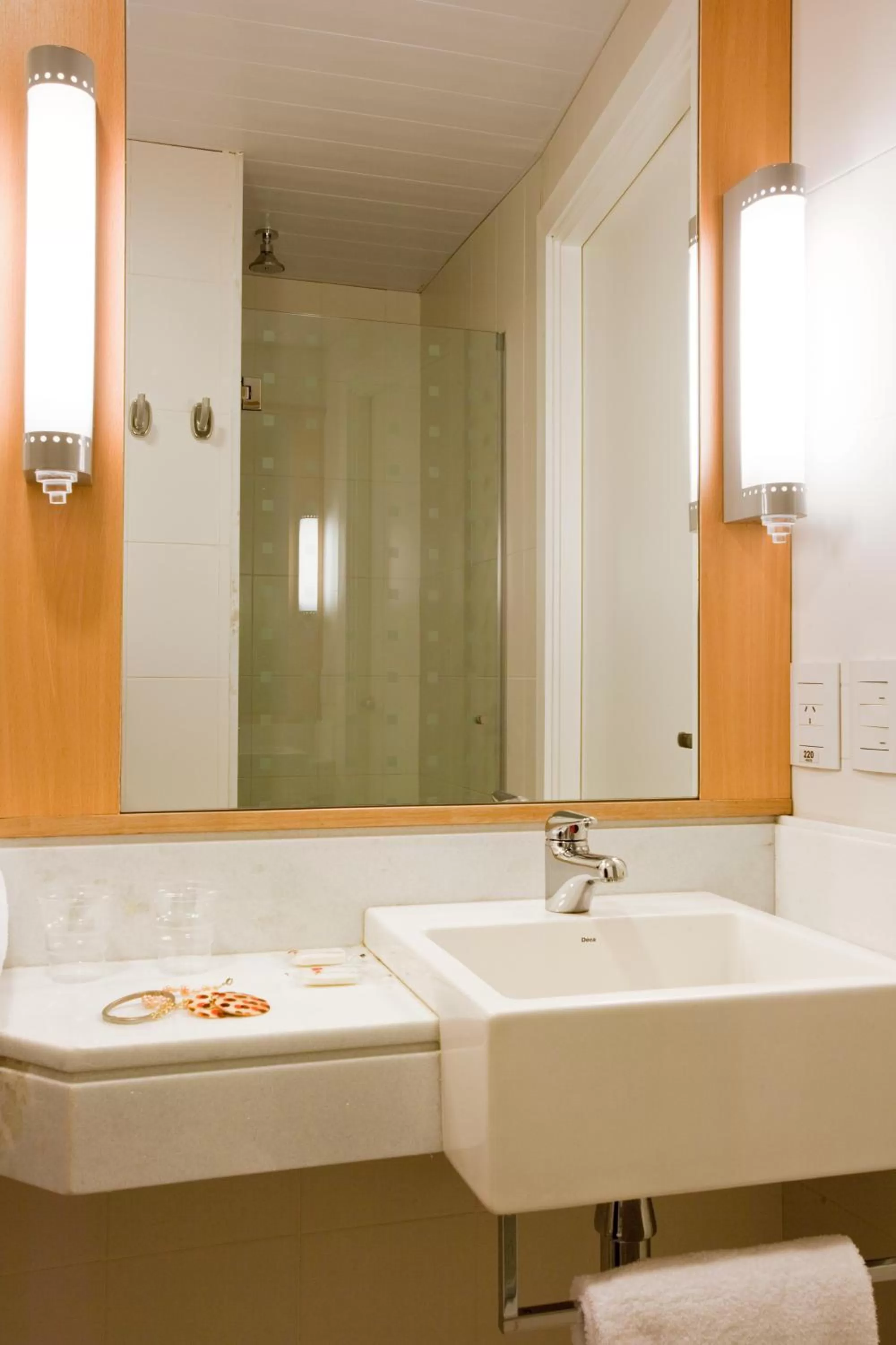 Bathroom in ibis Buenos Aires Obelisco