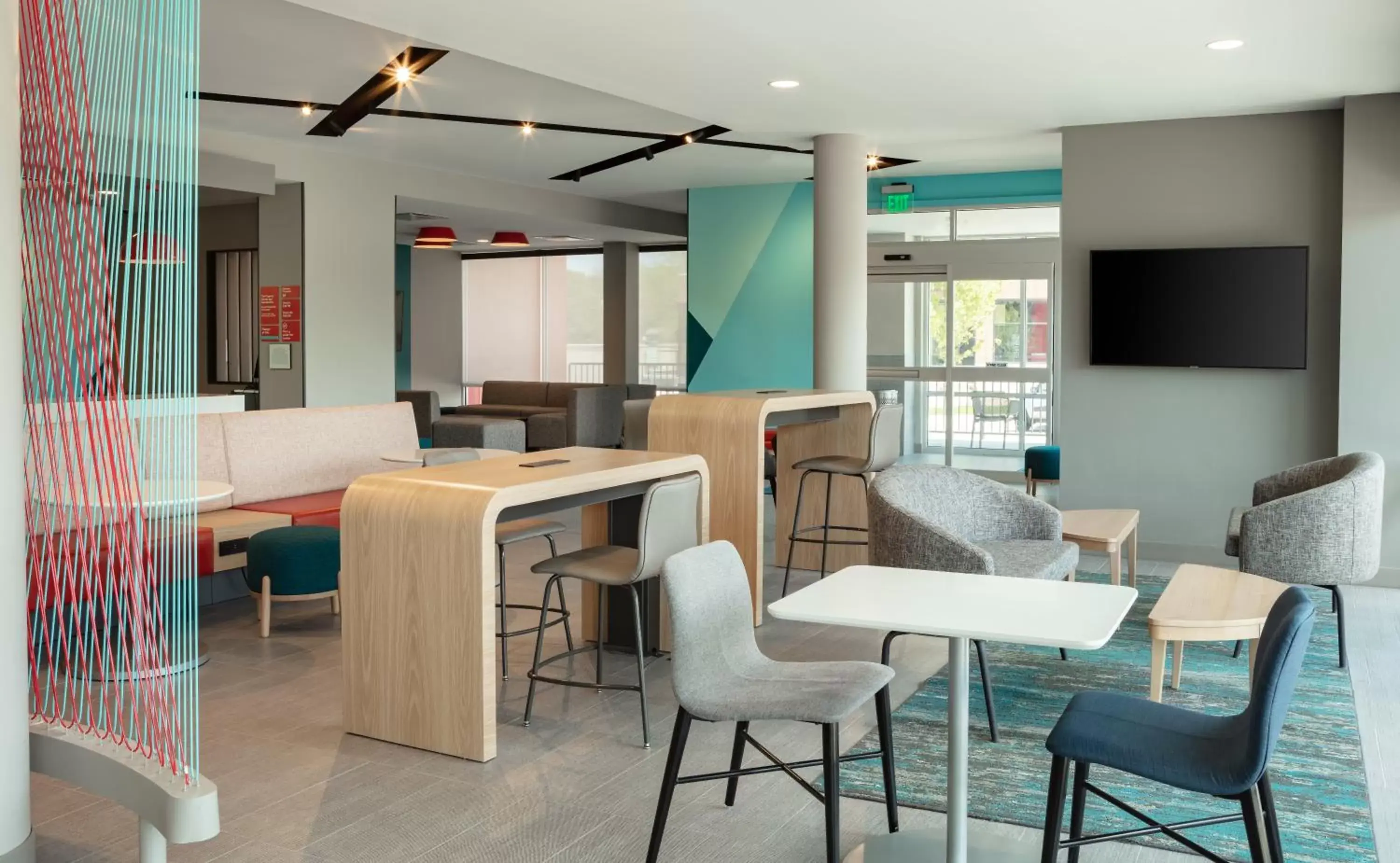 Property building, Lounge/Bar in avid hotels - Madison - Monona, an IHG Hotel