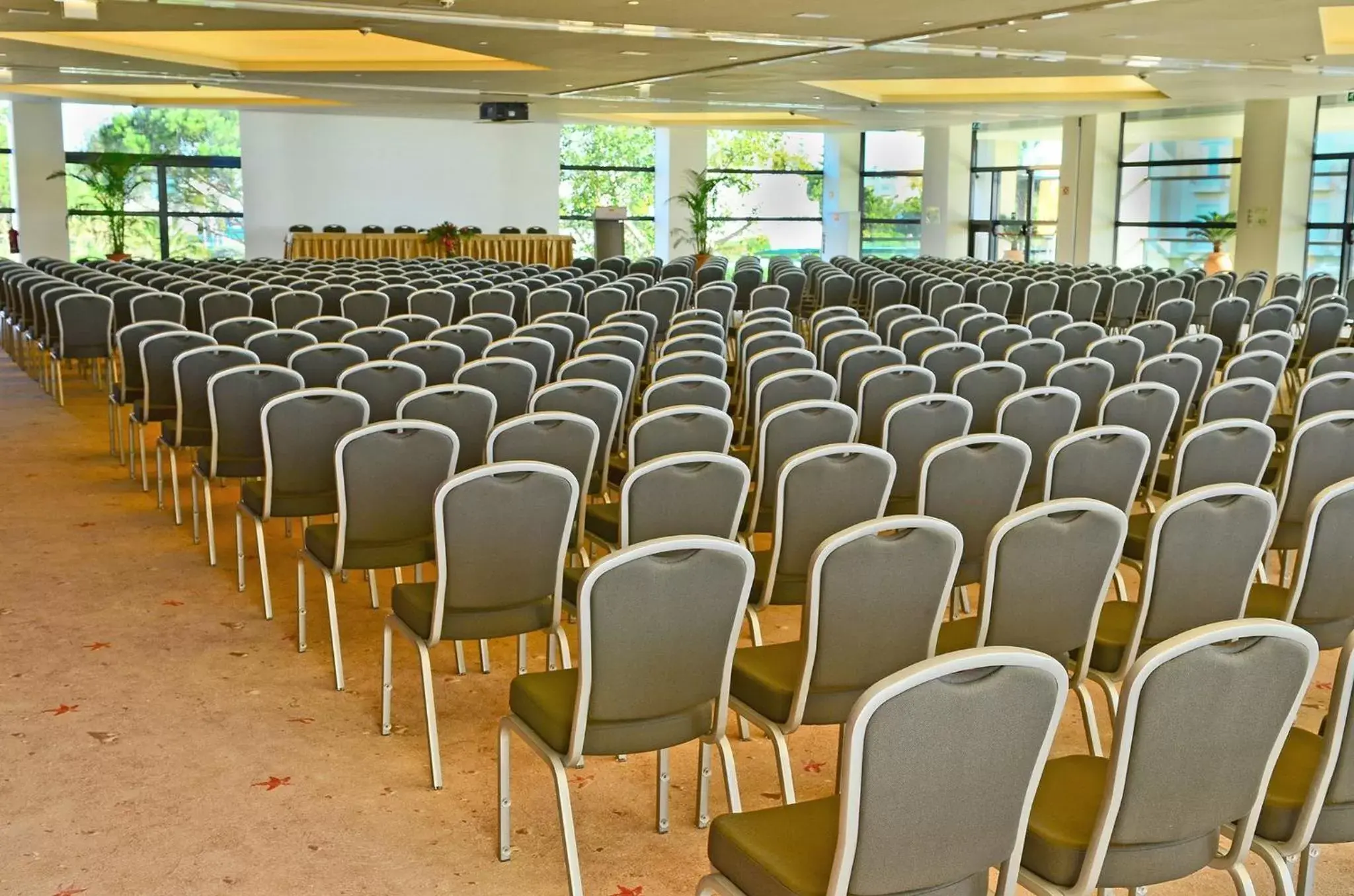 Meeting/conference room in Crowne Plaza Vilamoura - Algarve, an IHG Hotel