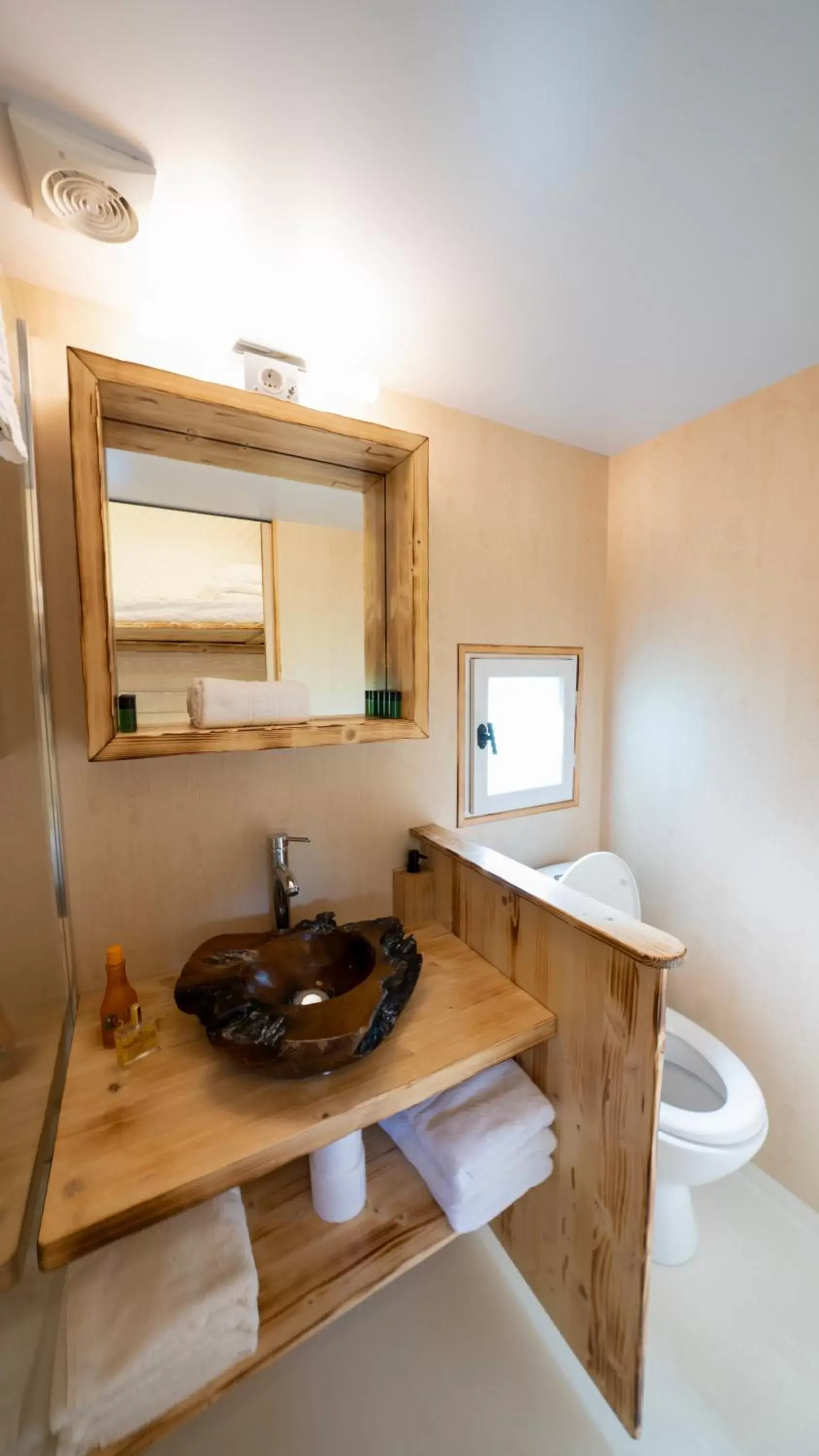 Toilet, Dining Area in Le Village de la Champagne - Slowmoov