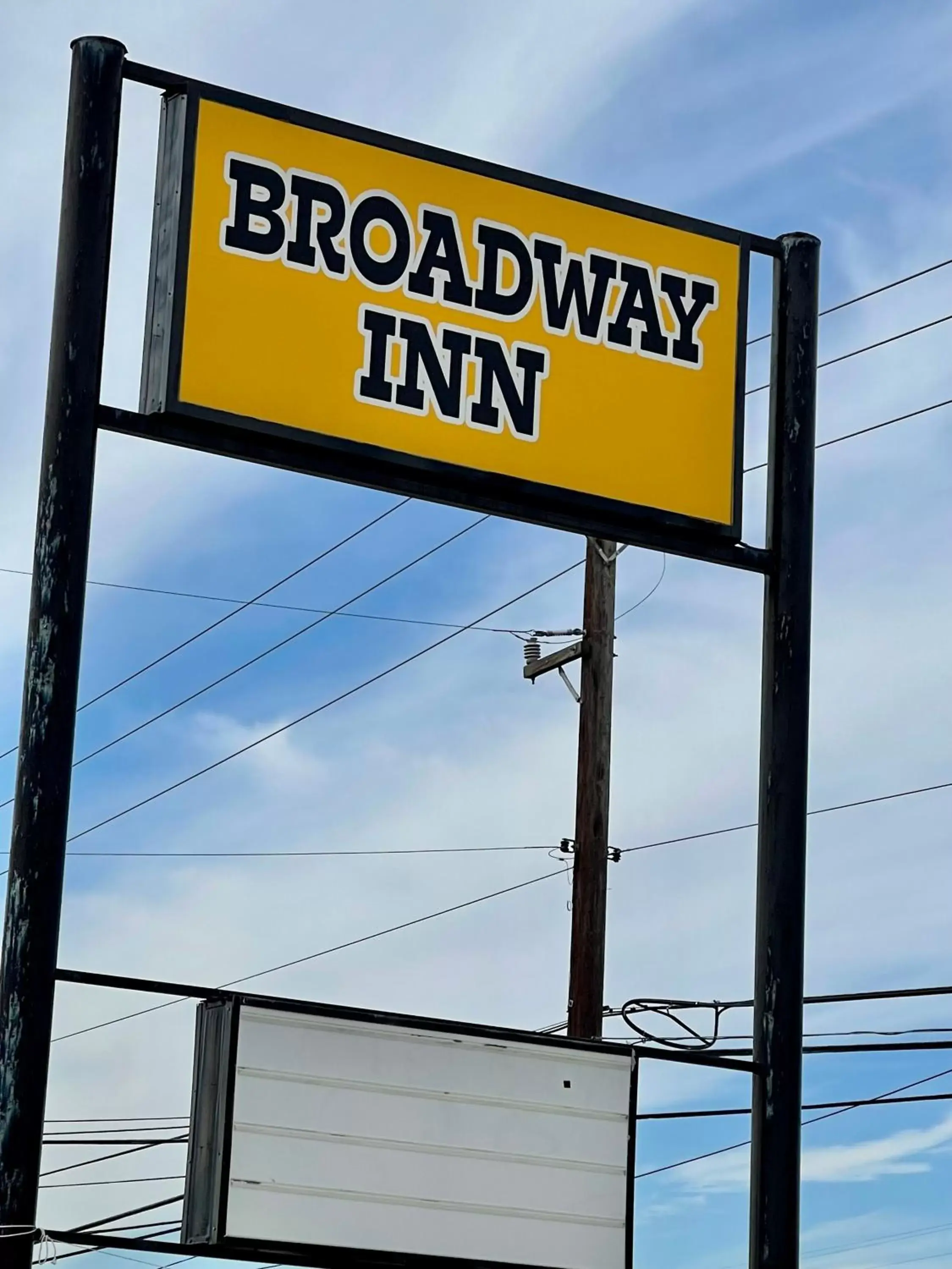 Broadway Inn Motel