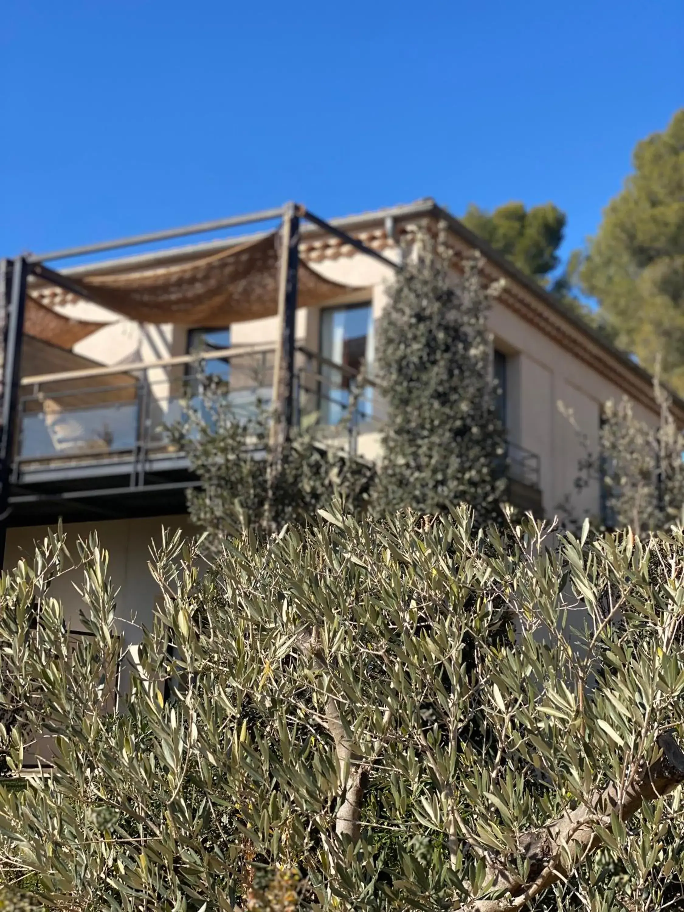 Patio, Property Building in Les Lodges Sainte-Victoire Hotel & Spa