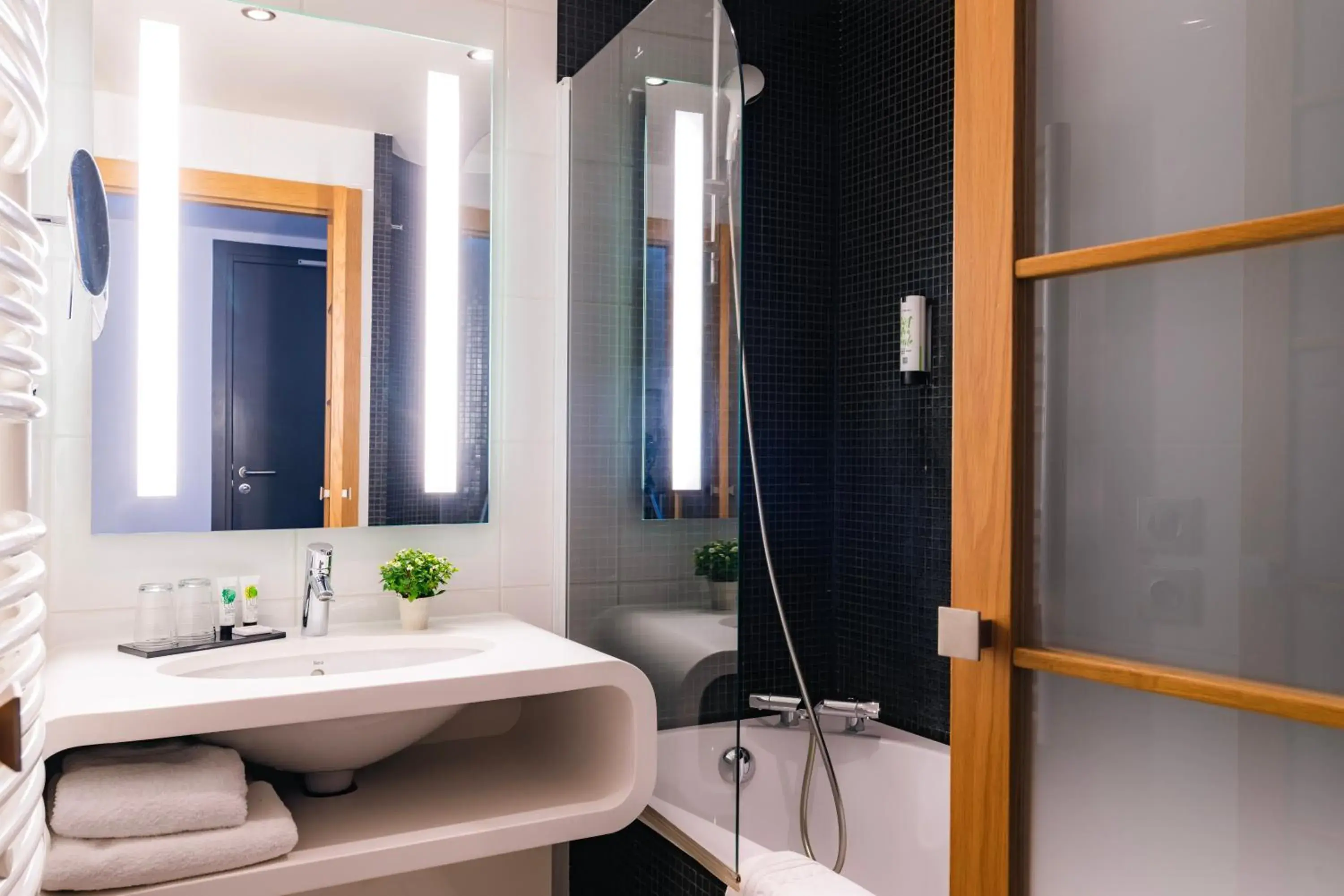 Best Western Plus Hôtel Le Rhénan & Restaurant Chez Claude Best Western Plus Hôtel Le Rhénan & Restaurant Chez Claude