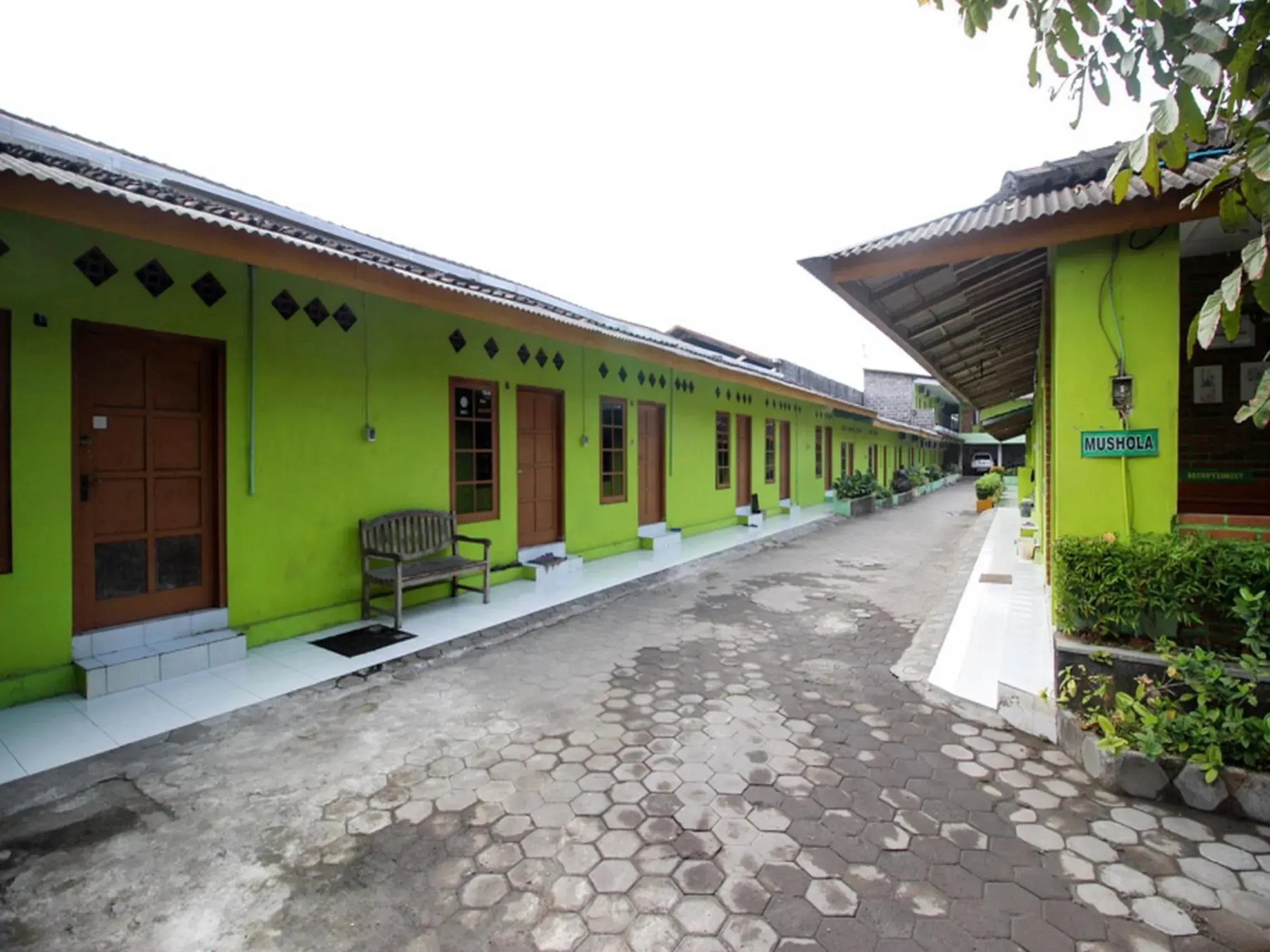 Property building in RedDoorz @ Jalan Parangtritis Property building in RedDoorz @ Jalan Parangtritis