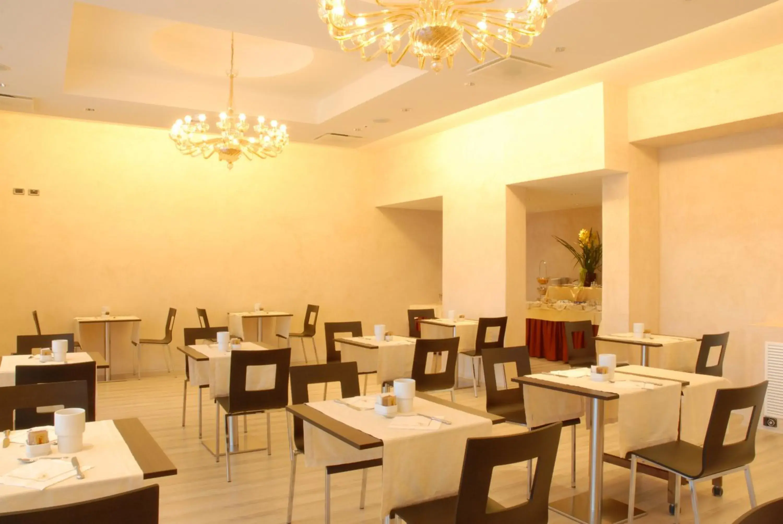 Restaurant/places to eat in San Giorgio, Sure Hotel Collection by Best Western Restaurant/places to eat in San Giorgio, Sure Hotel Collection by Best Western