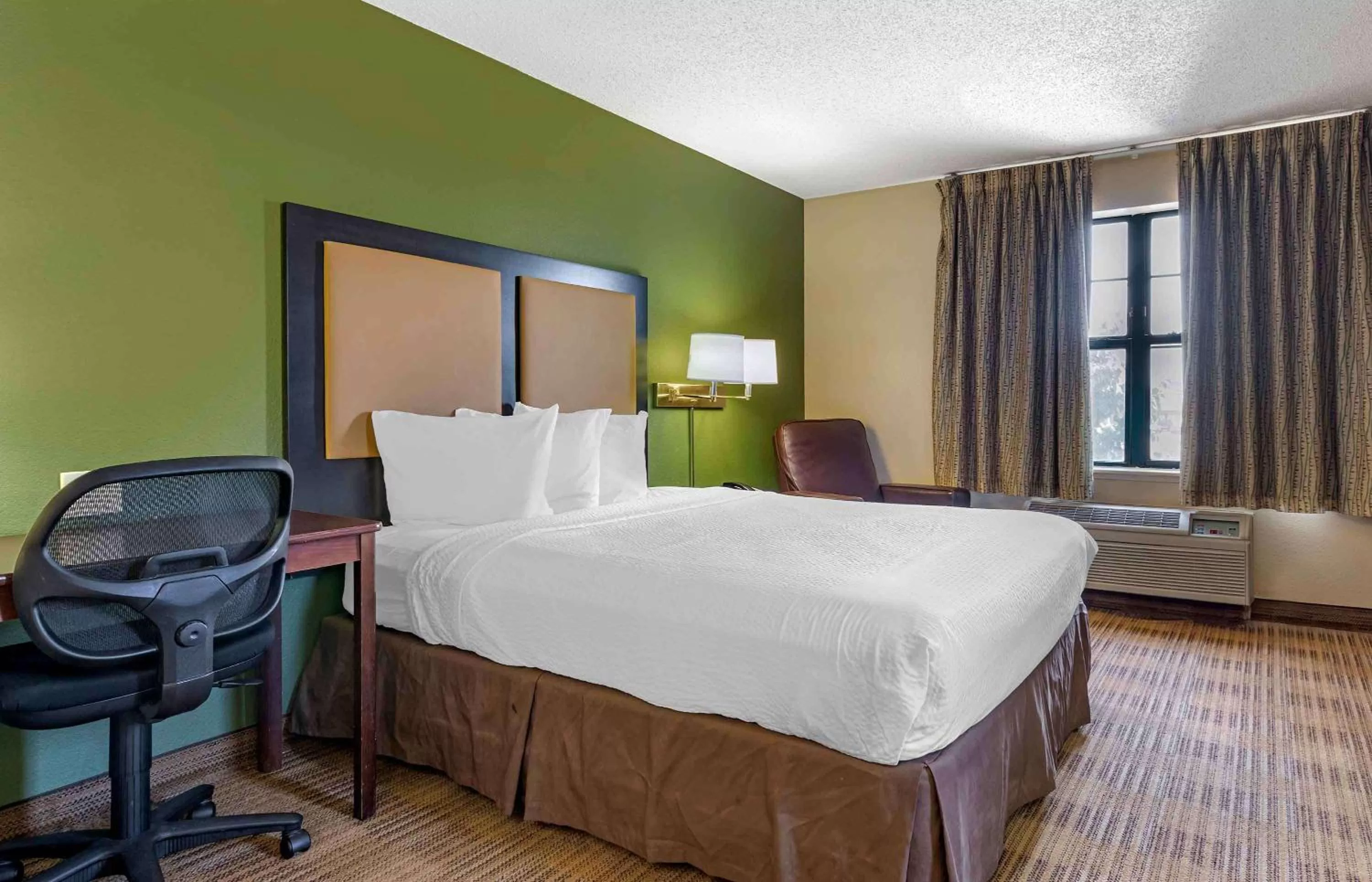 Bedroom, Bed in Extended Stay America Suites - Amarillo - West