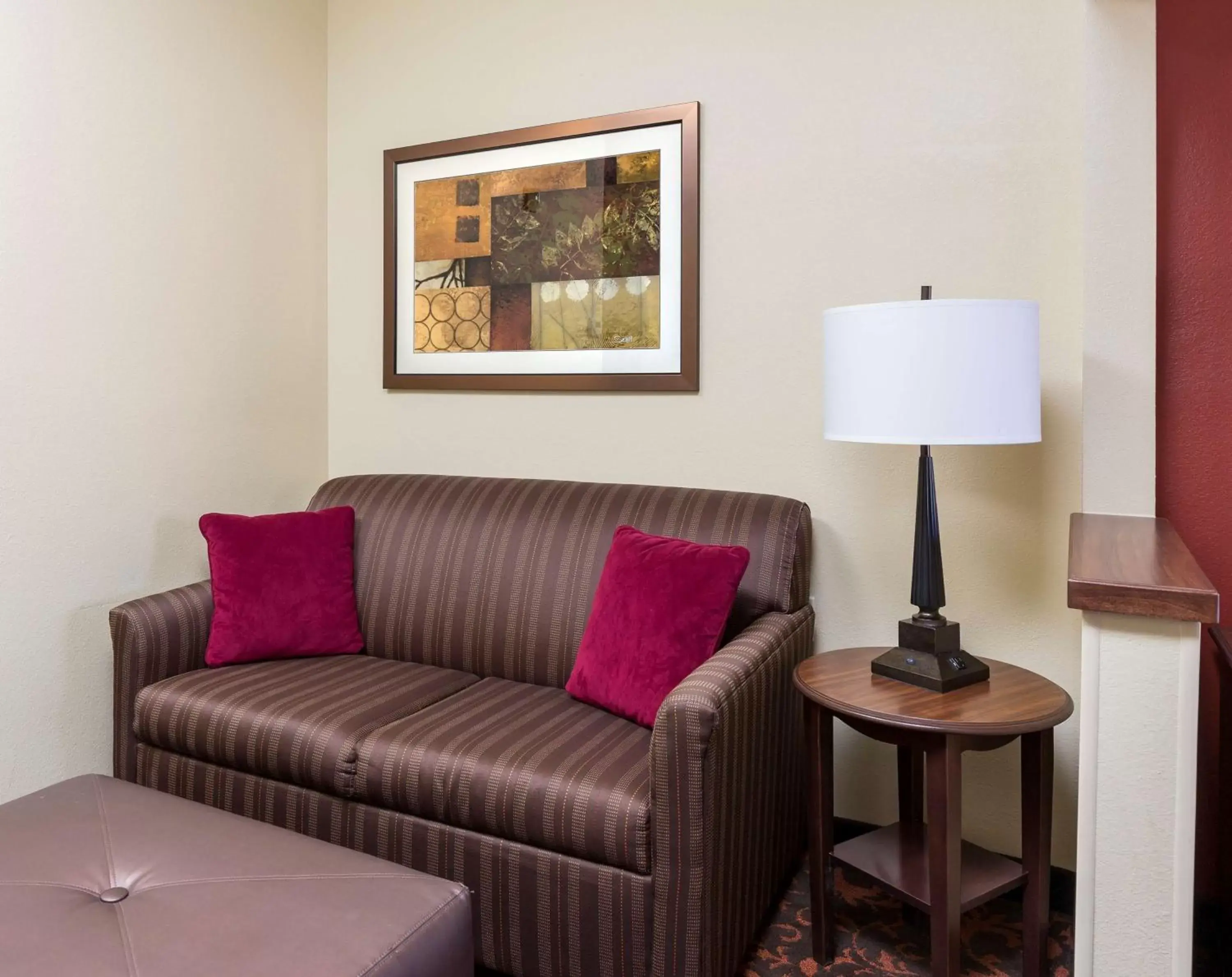 Bed, Seating Area in Hampton Inn Lubbock