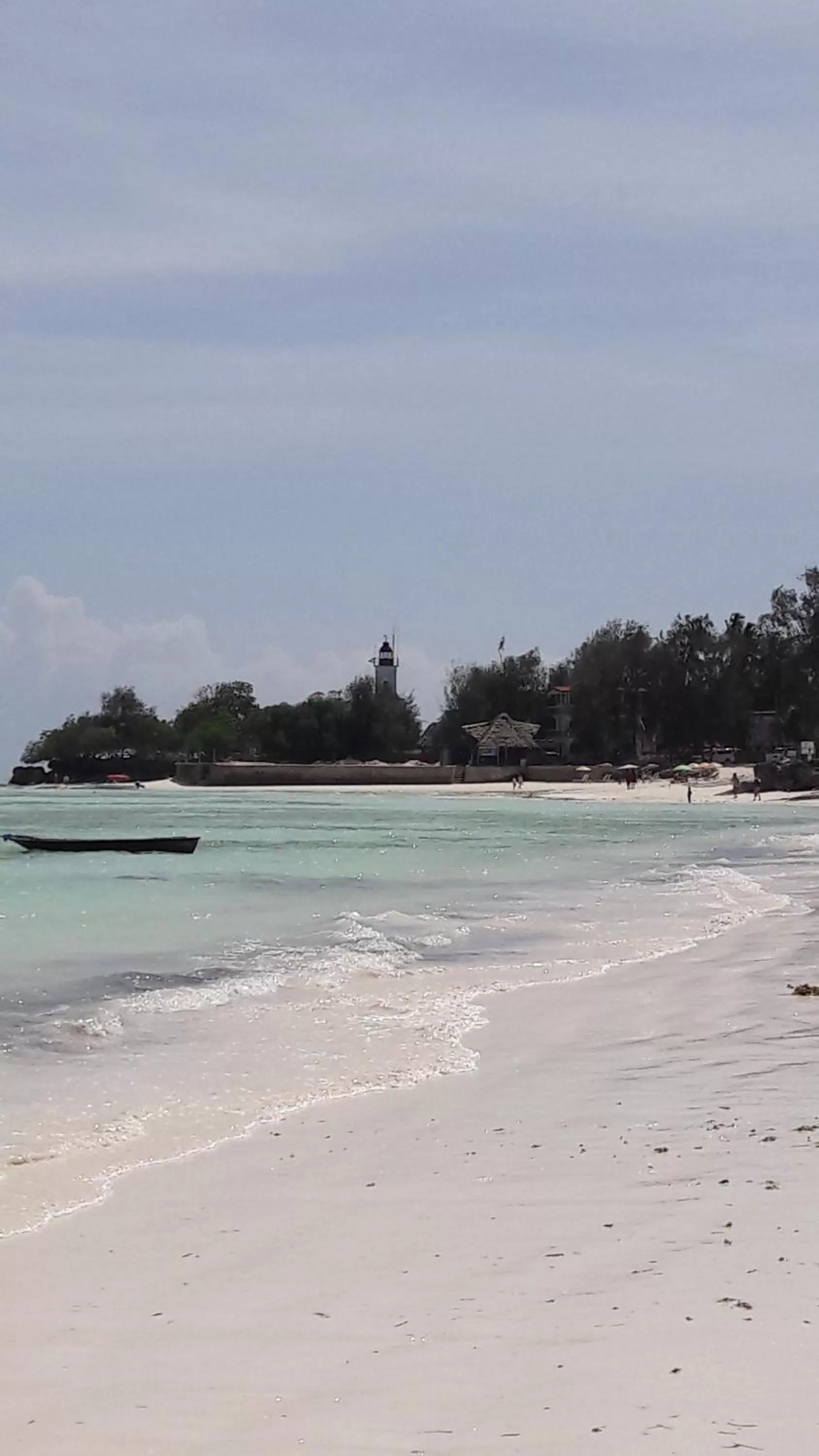 Beach in MaNa Nungwi