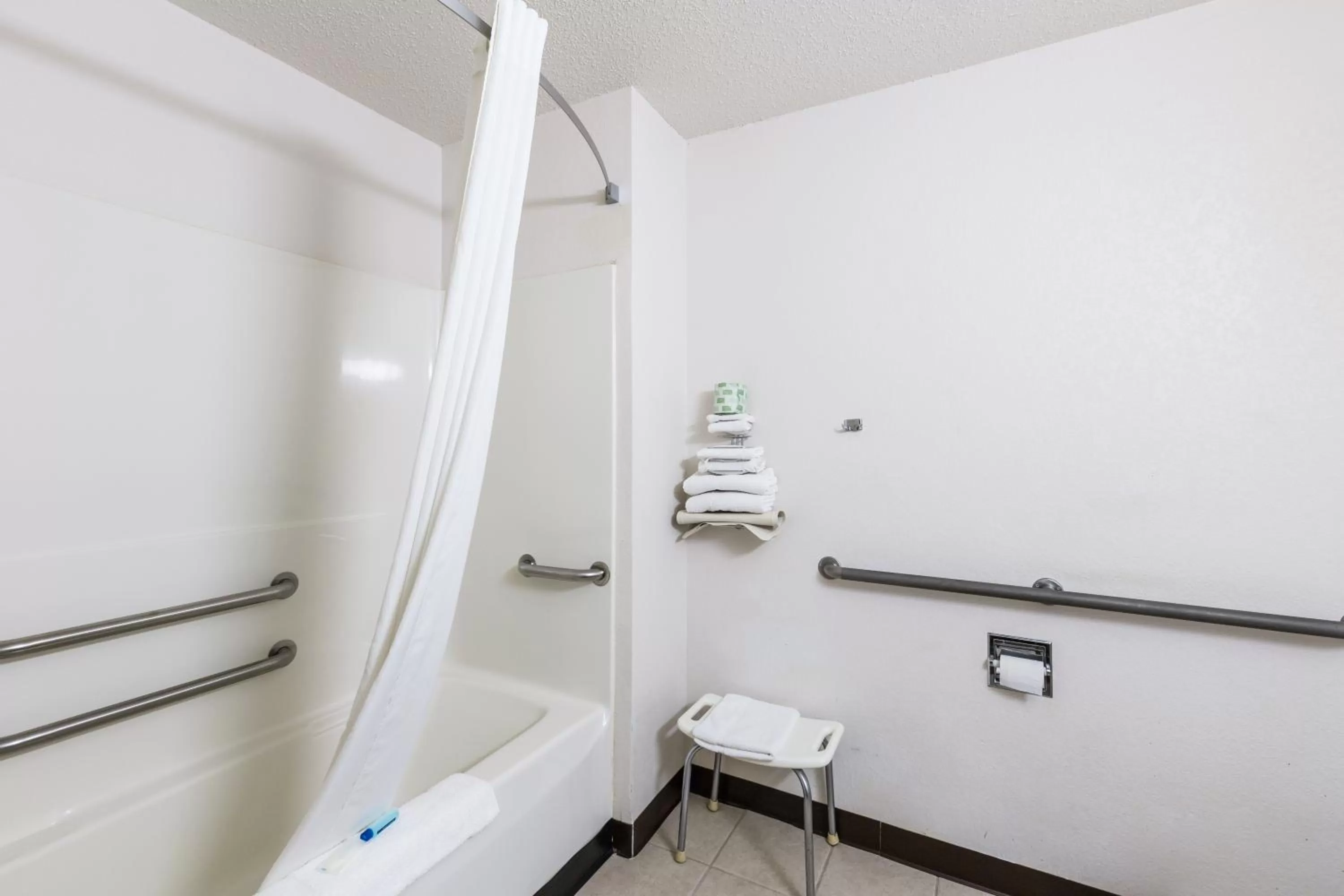 Facility for disabled guests in Americas Best Value Inn Charlotte