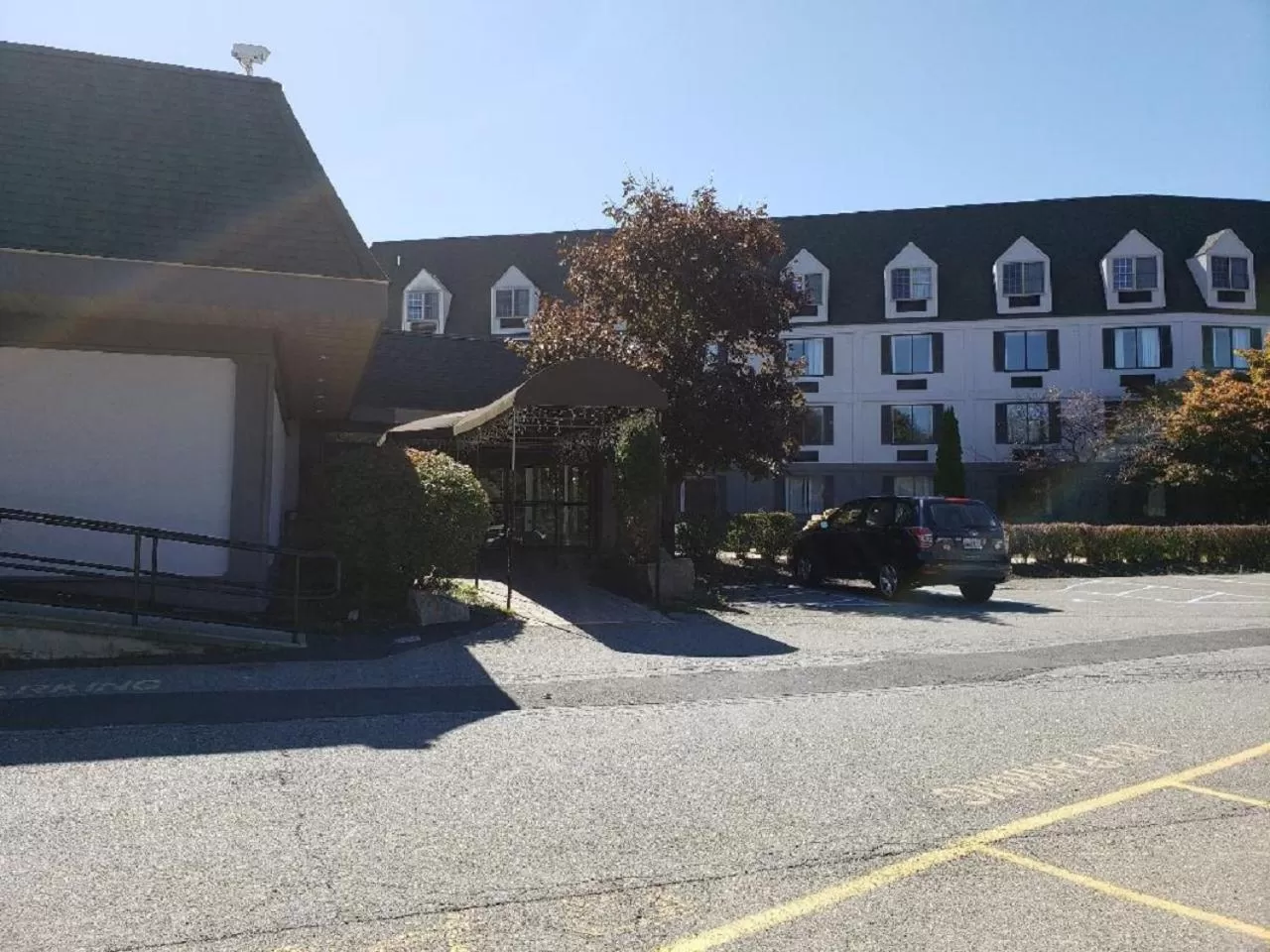 Property building in Chateau Resort & Conference Center