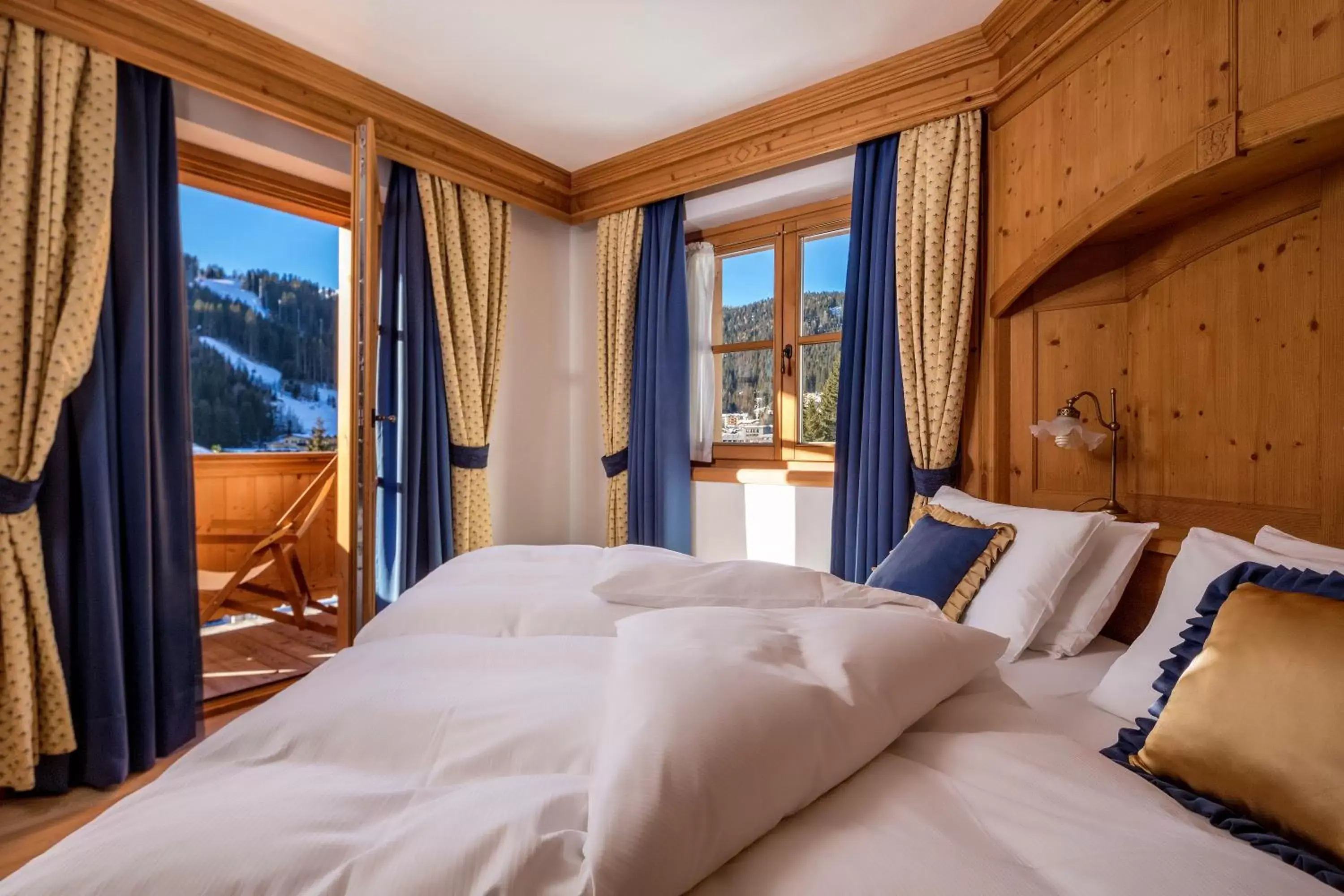 Bedroom, Bed in Hotel Chalet Del Sogno