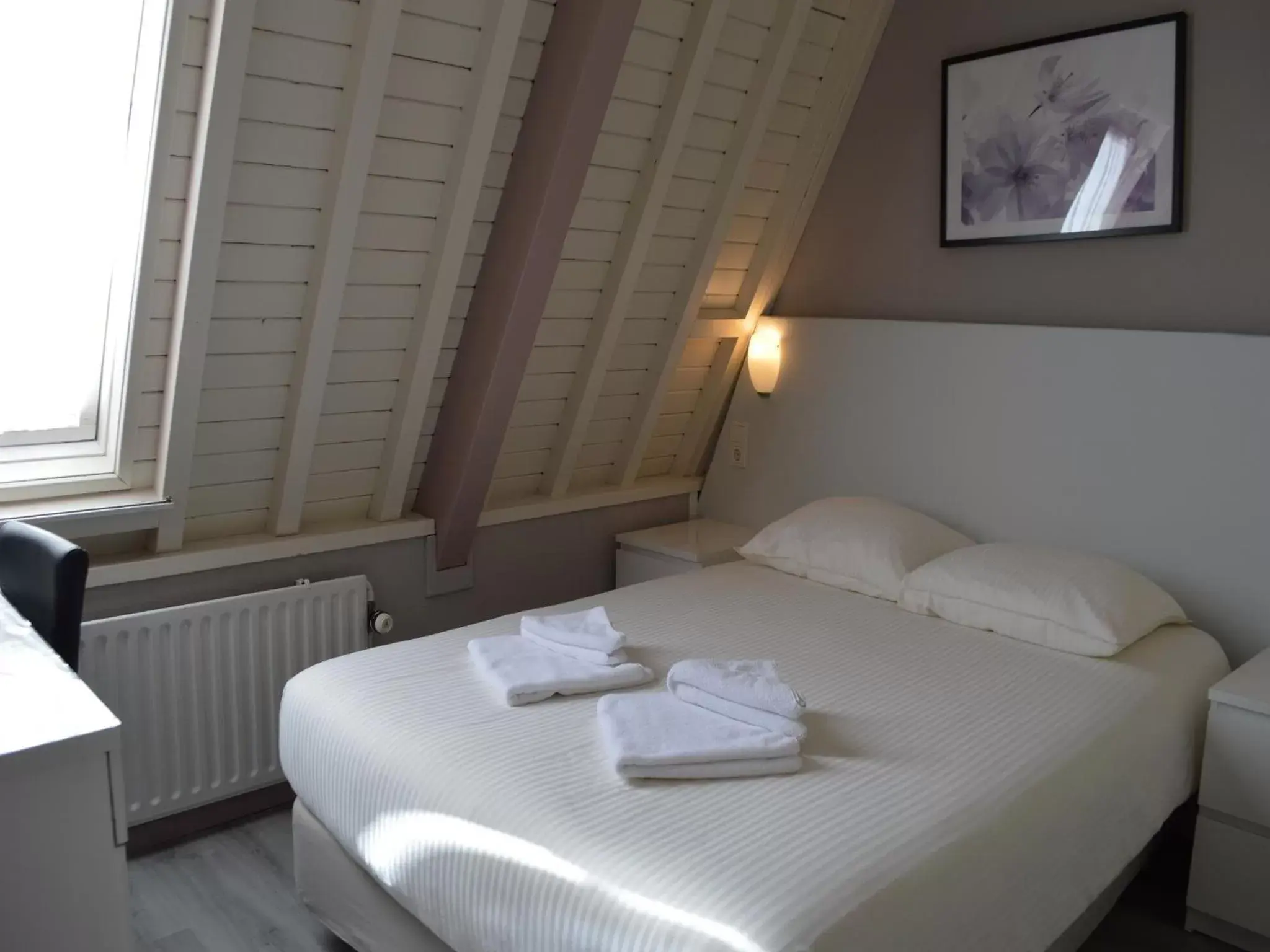 Location, Bed in Atlas Village Brielle