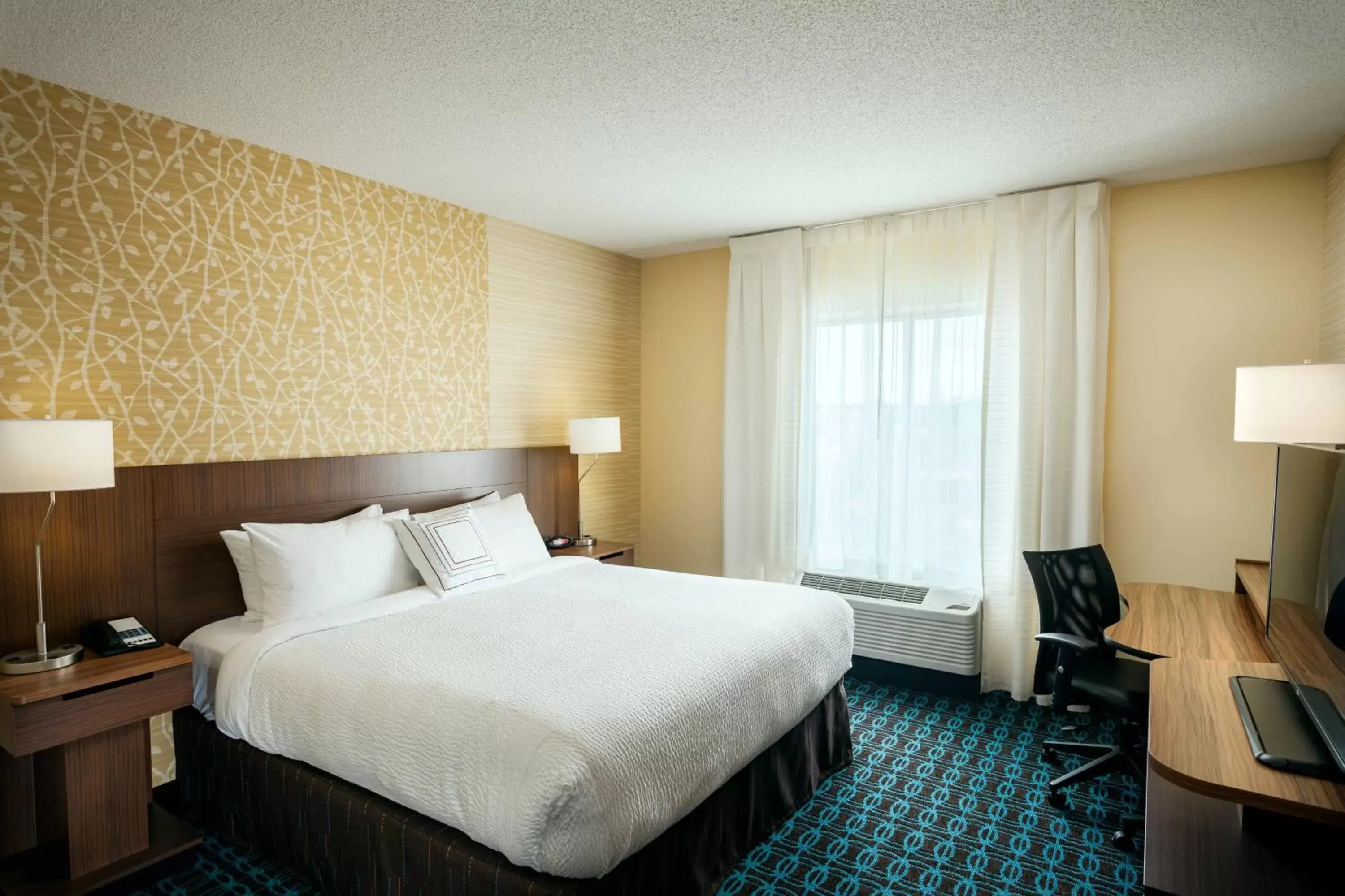 Photo of the whole room, Bed in Fairfield Inn & Suites by Marriott Tacoma DuPont