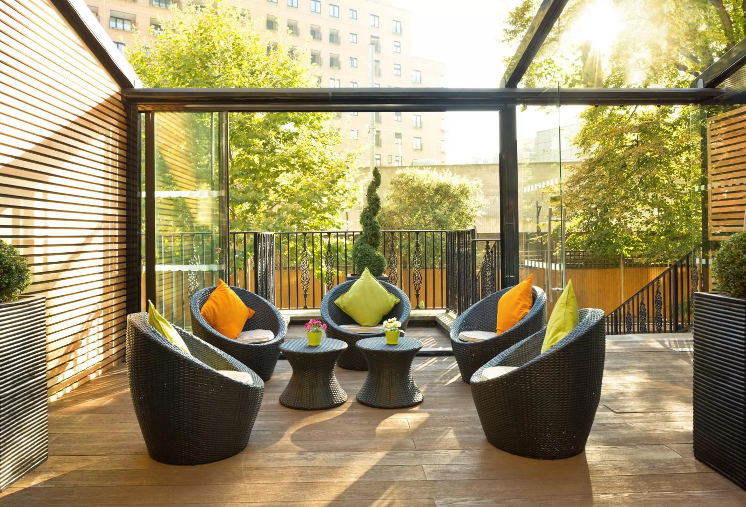 Patio in The Park City Grand Plaza Kensington Hotel