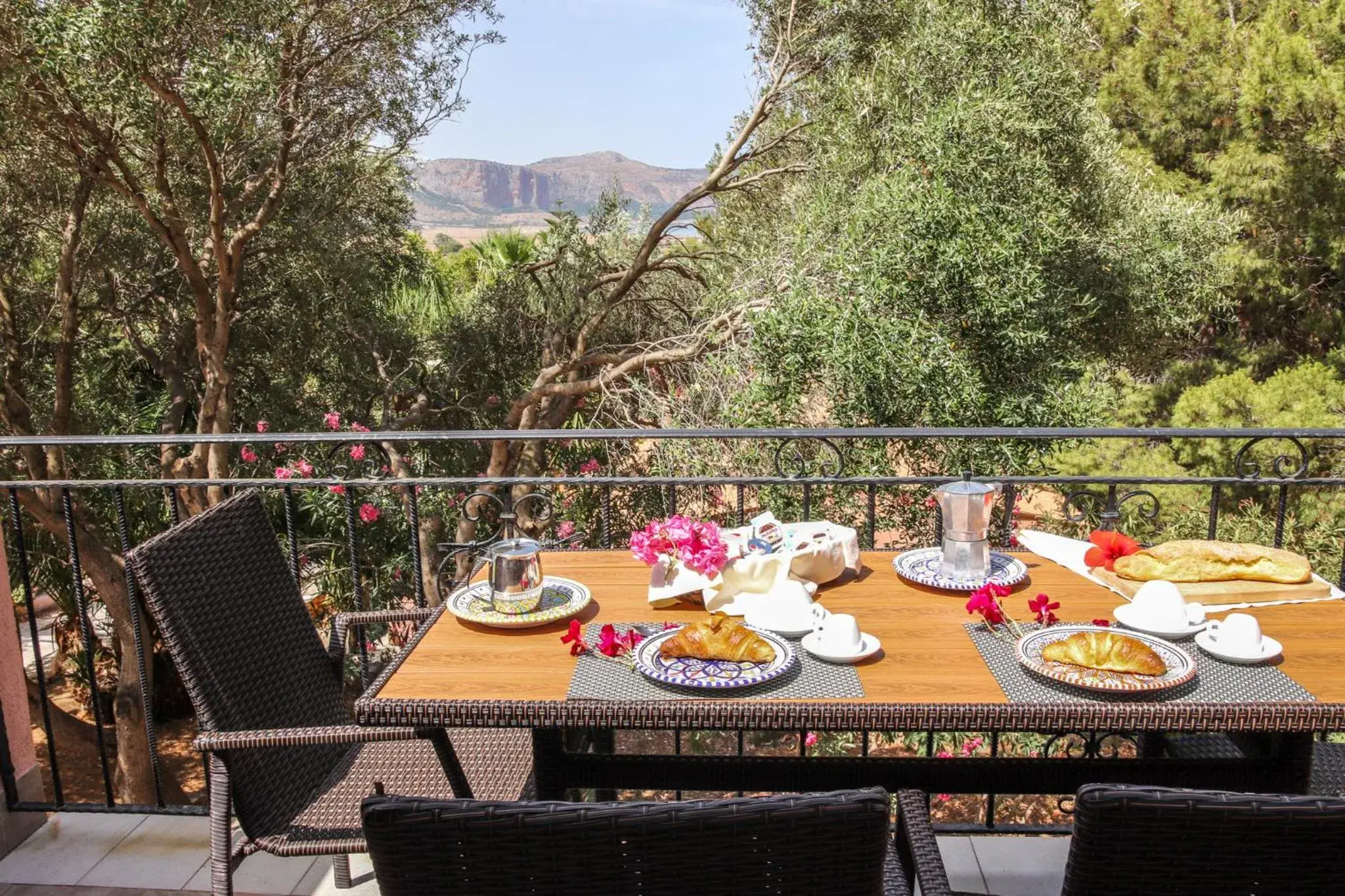 Restaurant/places to eat in Cala Dell'Arena Restaurant/places to eat in Cala Dell'Arena