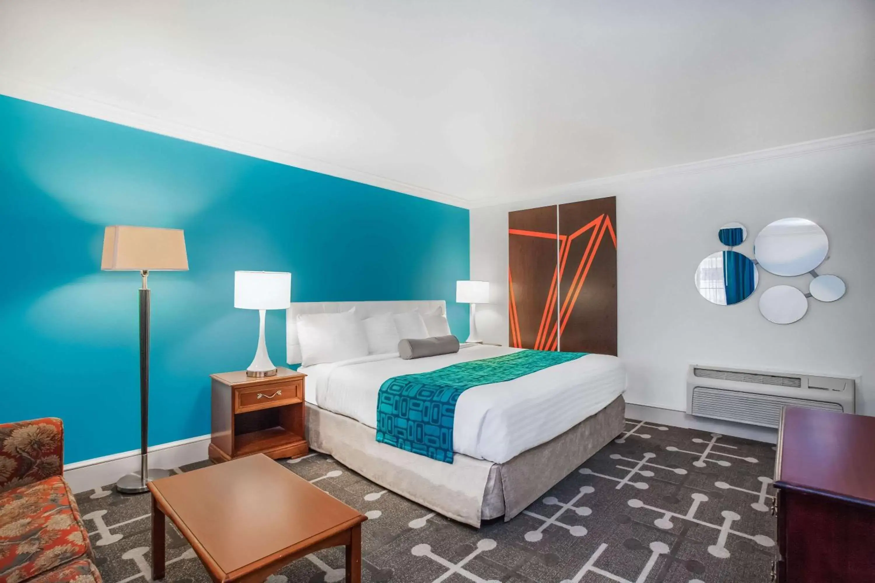 Photo of the whole room, Bed in Howard Johnson by Wyndham Hershey