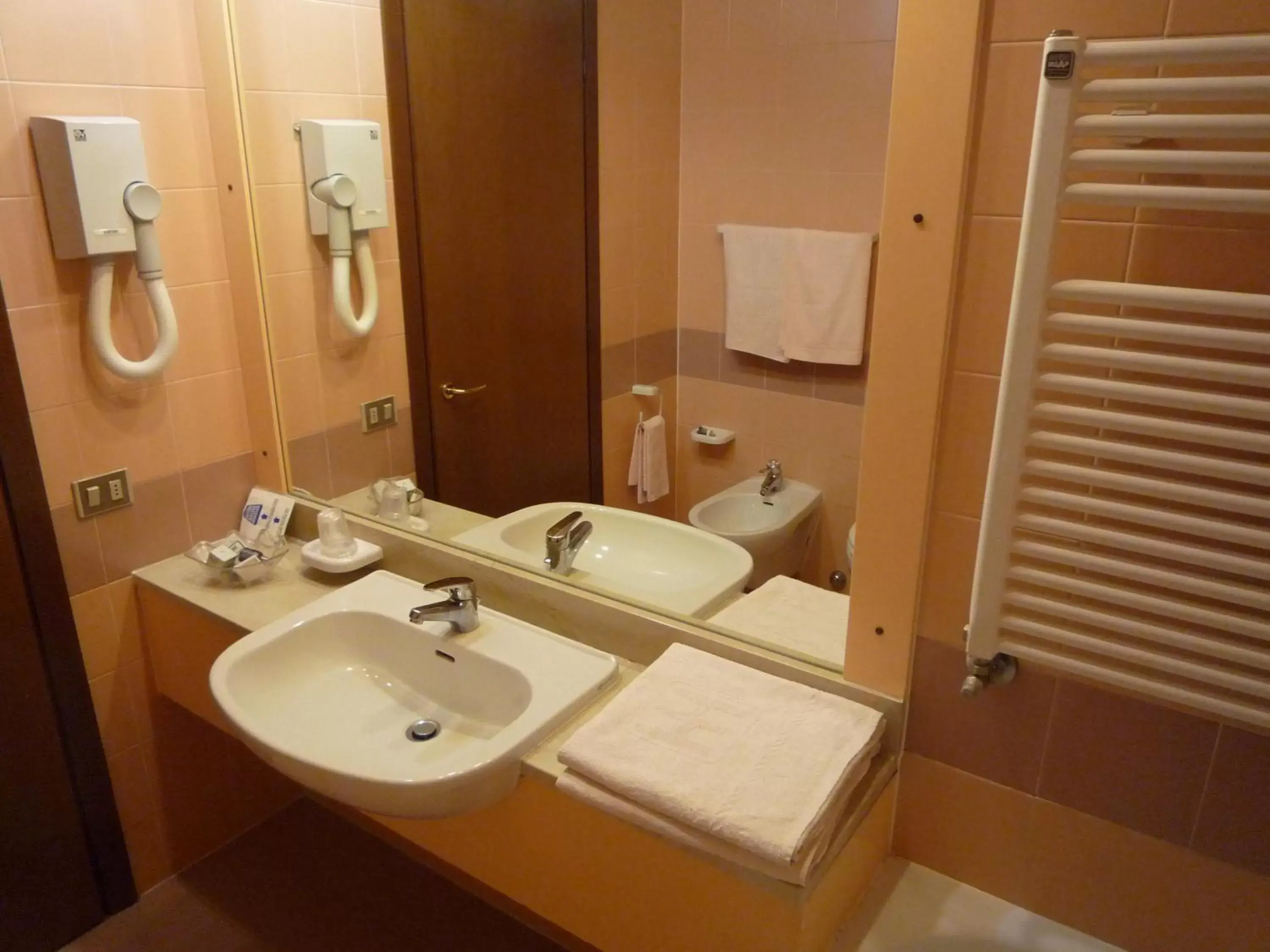 Bathroom in Modo Hotel