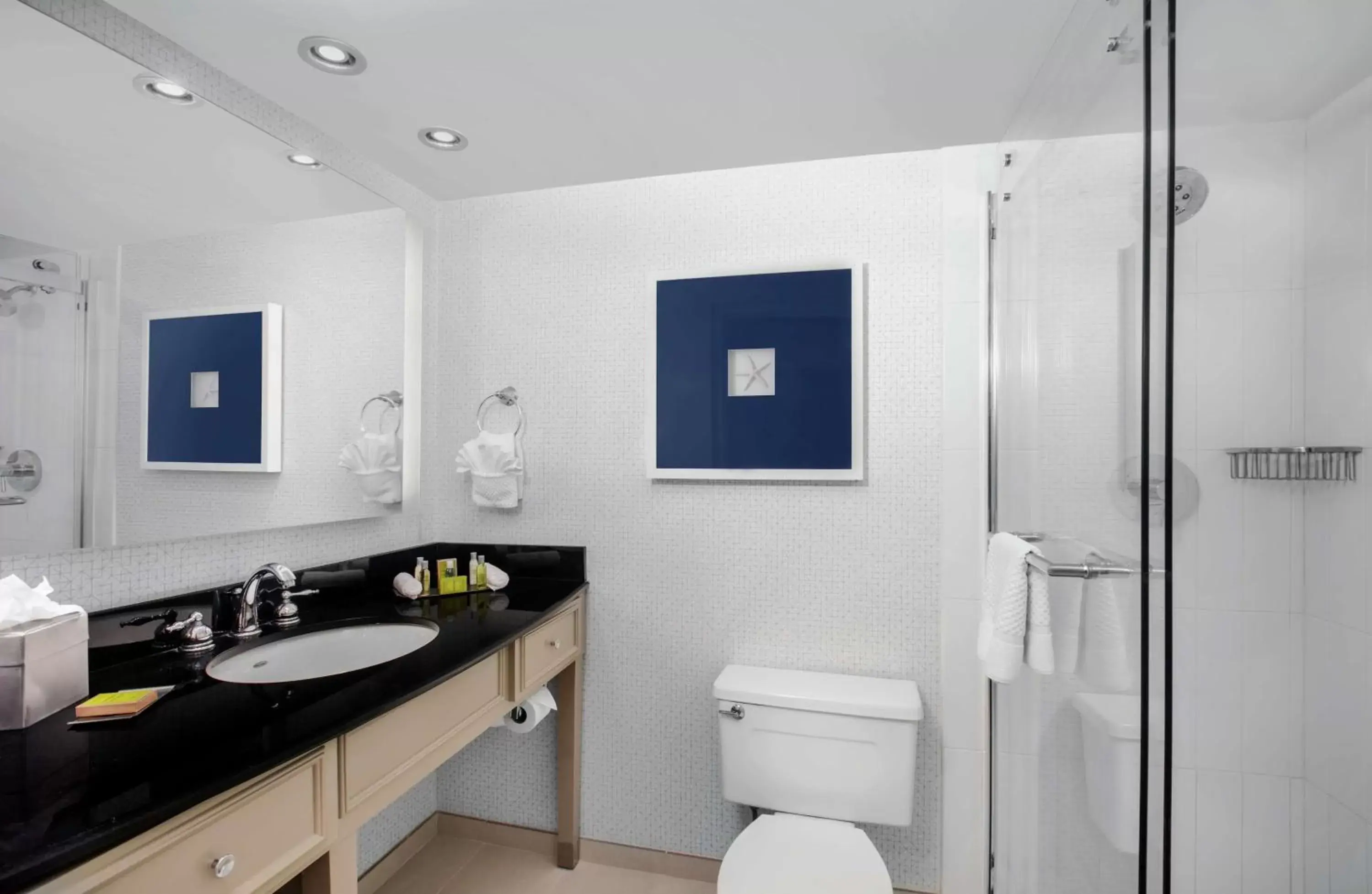 King Room in DoubleTree by Hilton Hotel Deerfield Beach Boca Raton King Room in DoubleTree by Hilton Hotel Deerfield Beach Boca Raton