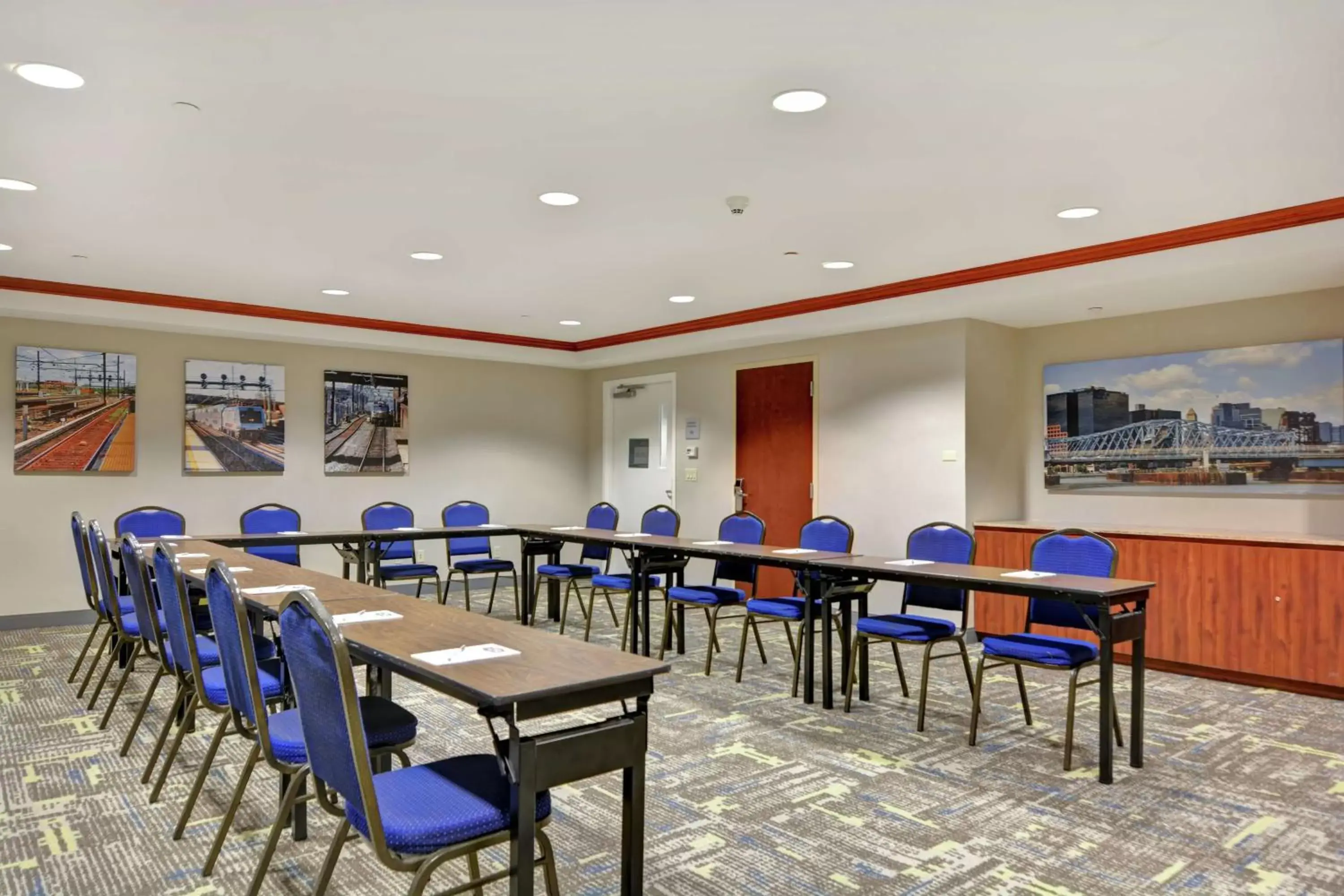 Meeting/conference room in Hampton Inn & Suites Newark-Harrison-Riverwalk