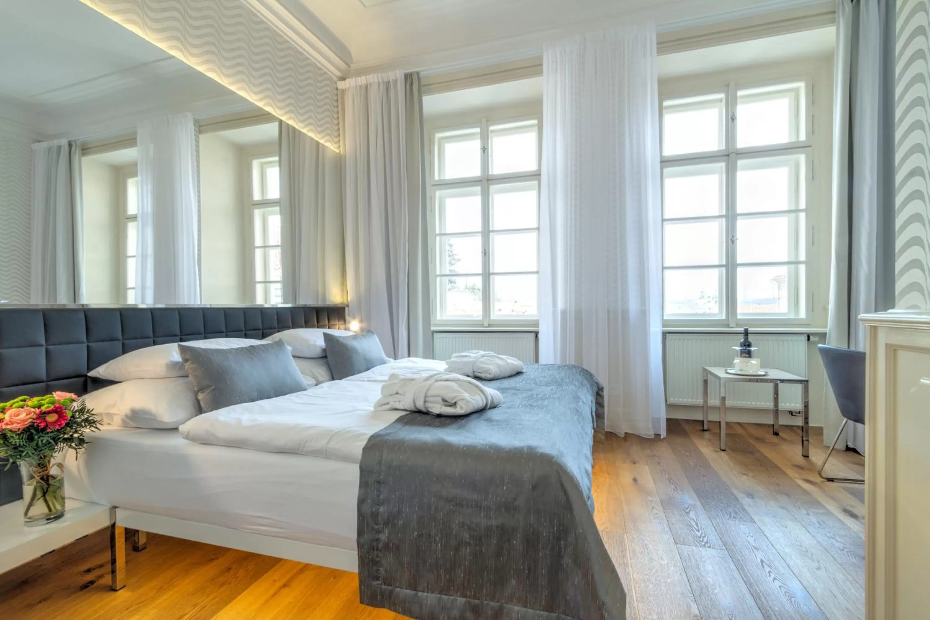 Bedroom, Bed in Golden Star