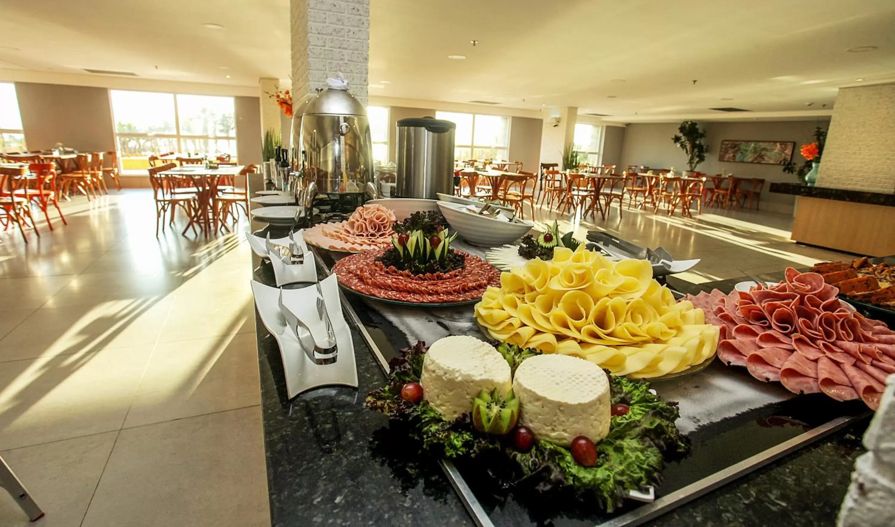 Continental breakfast, Restaurant/Places to Eat in Gran Mareiro Hotel