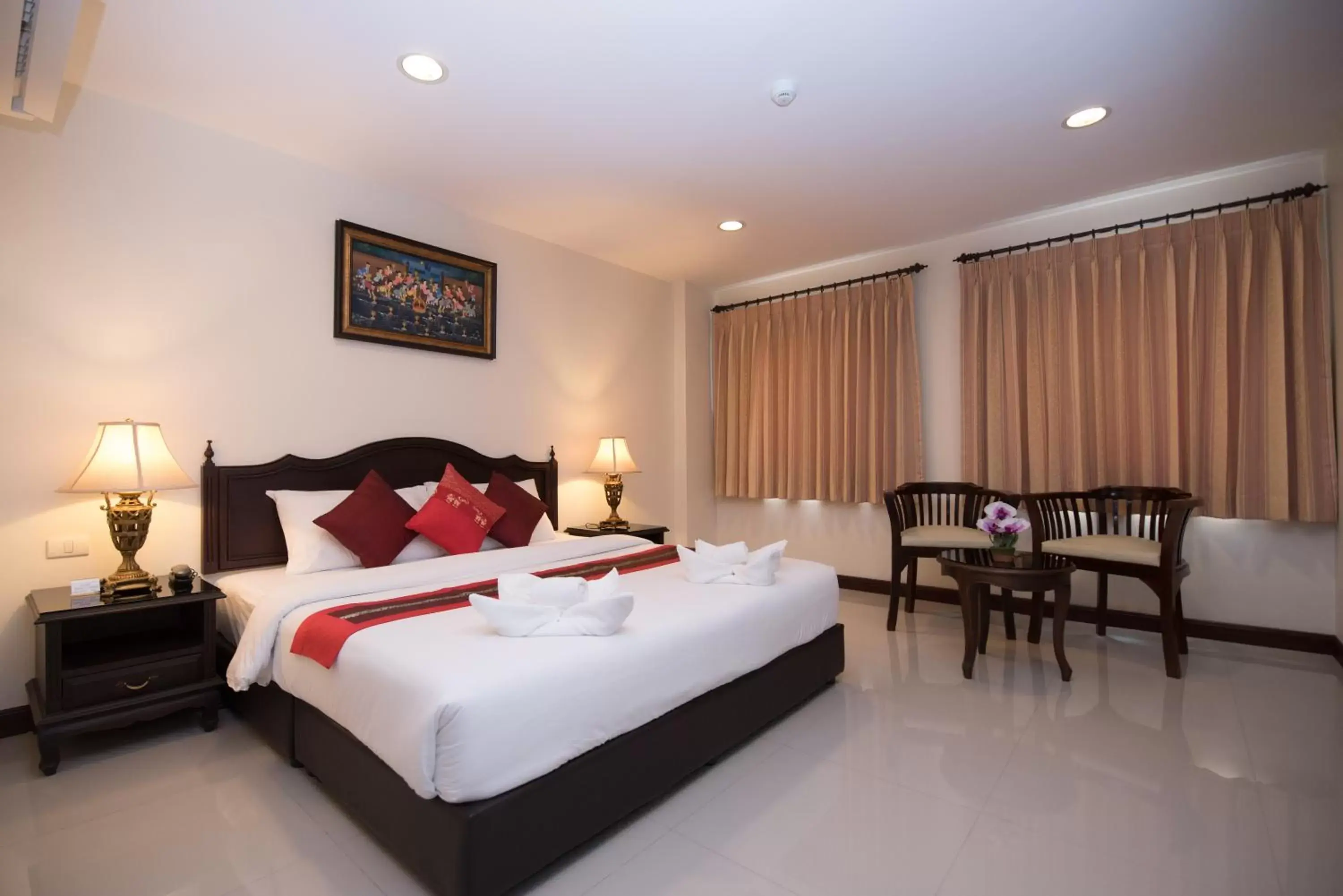 Photo of the whole room, Room Photo in True Siam Rangnam Hotel