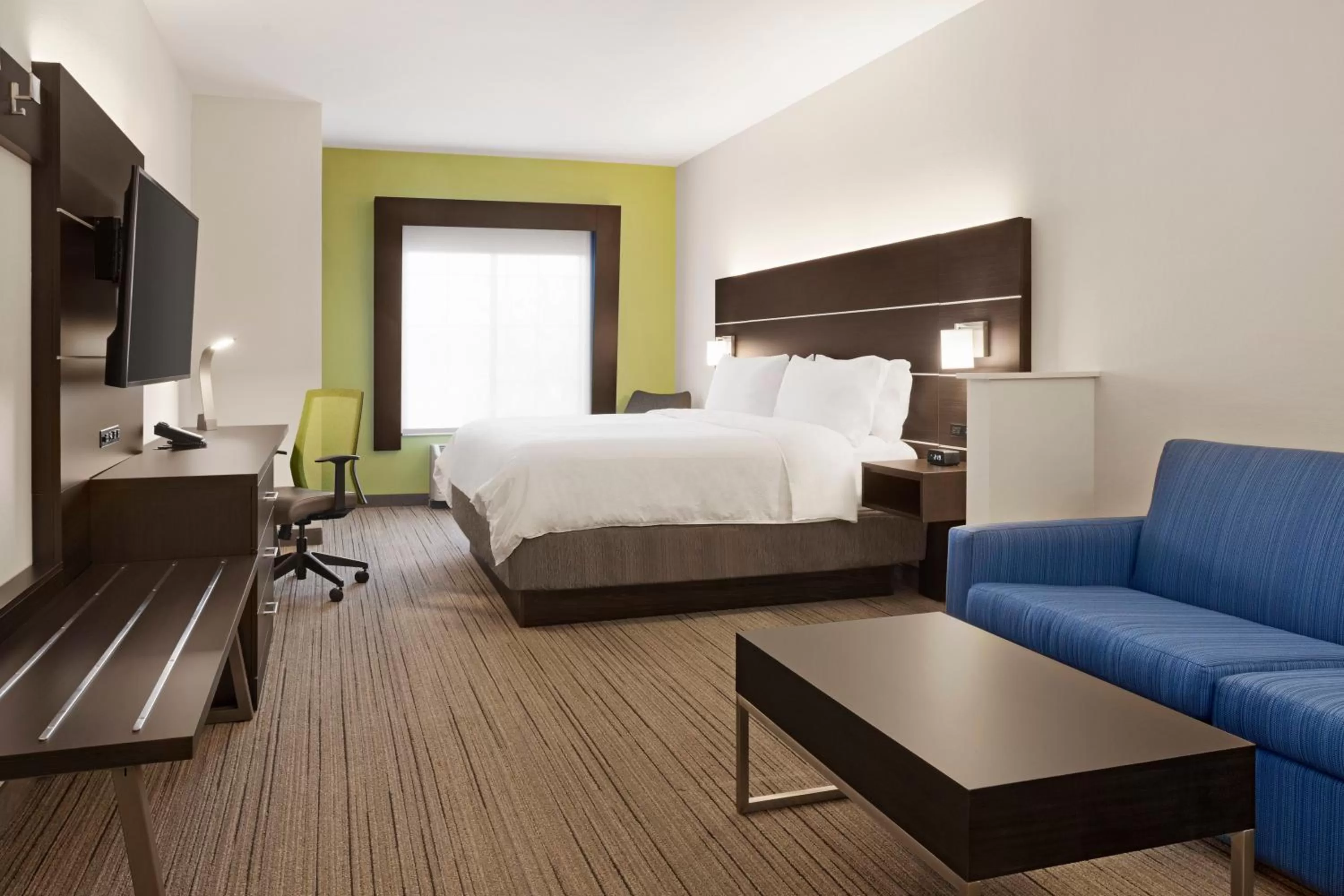 Photo of the whole room, Bed in Holiday Inn Express Hotel & Suites Durant by IHG