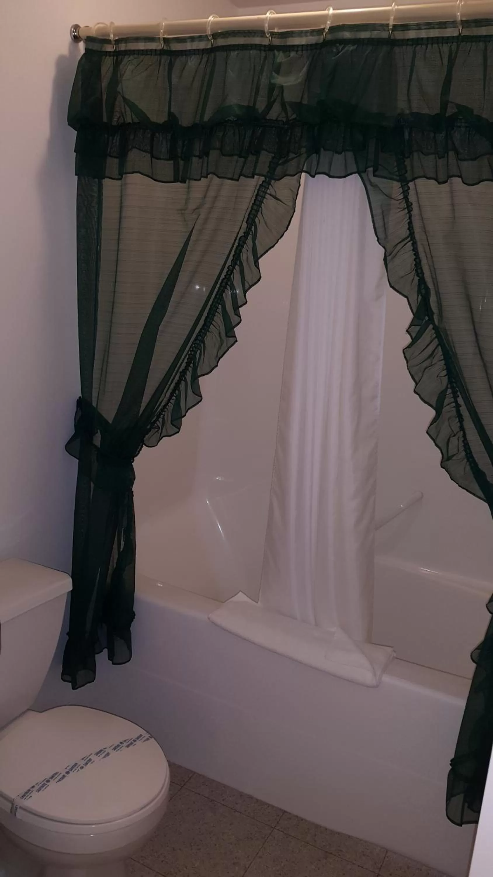 Bathroom in Cactus Tree Inn