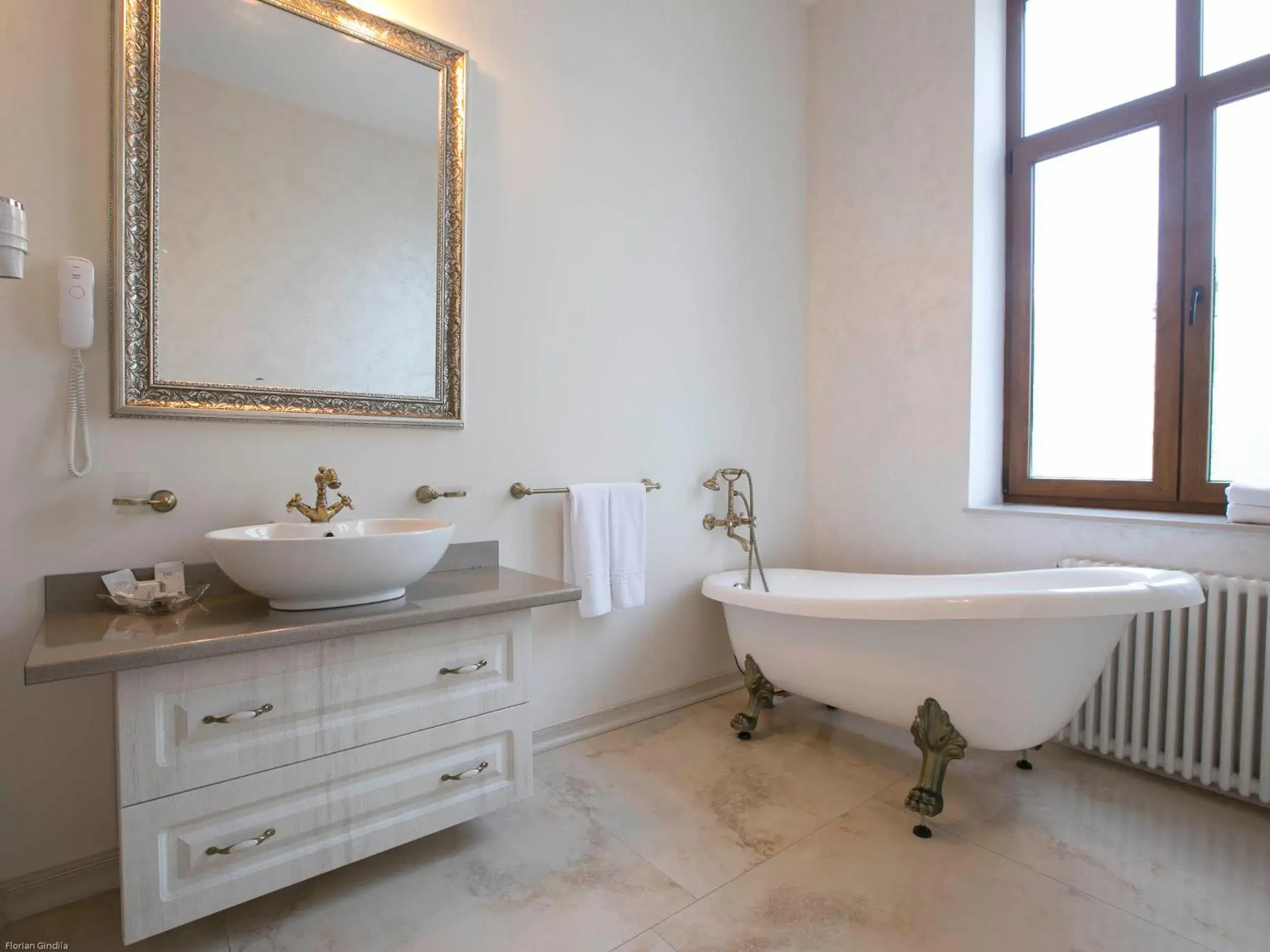 Day, Bathroom in Euro Hotel Grivita