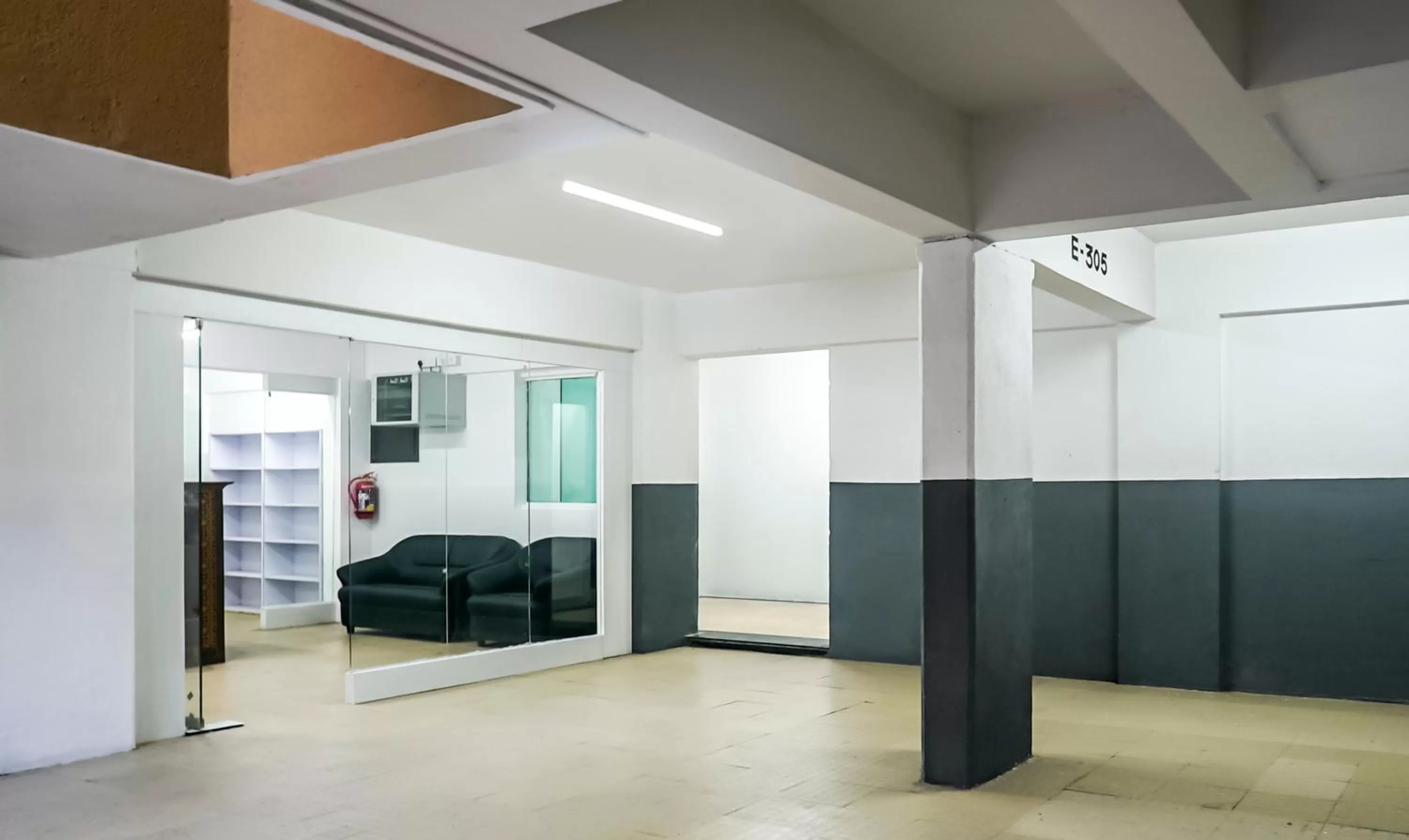 Seating area in Treebo Luxe Suite, Shivaji Nagar