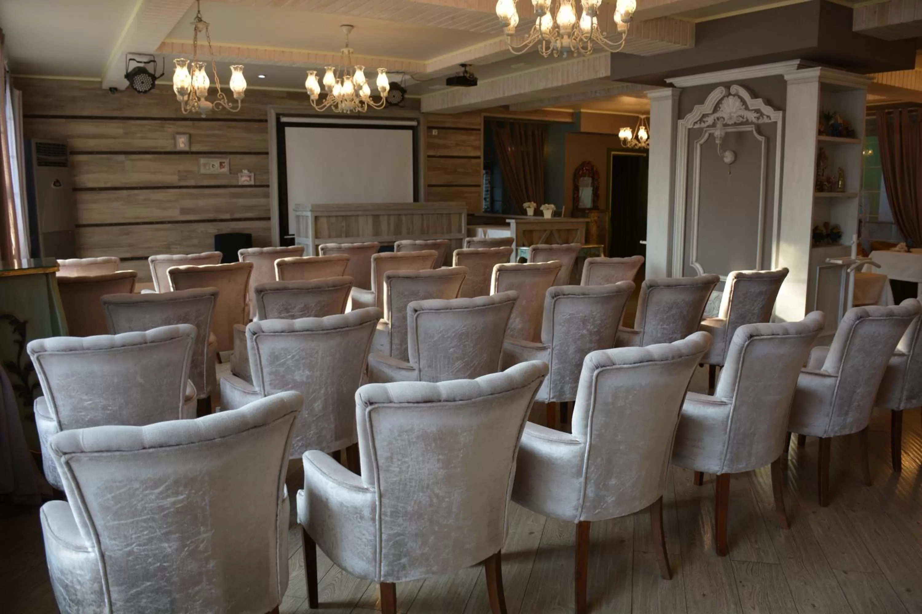 Restaurant/places to eat in Sapar Standart Hotel