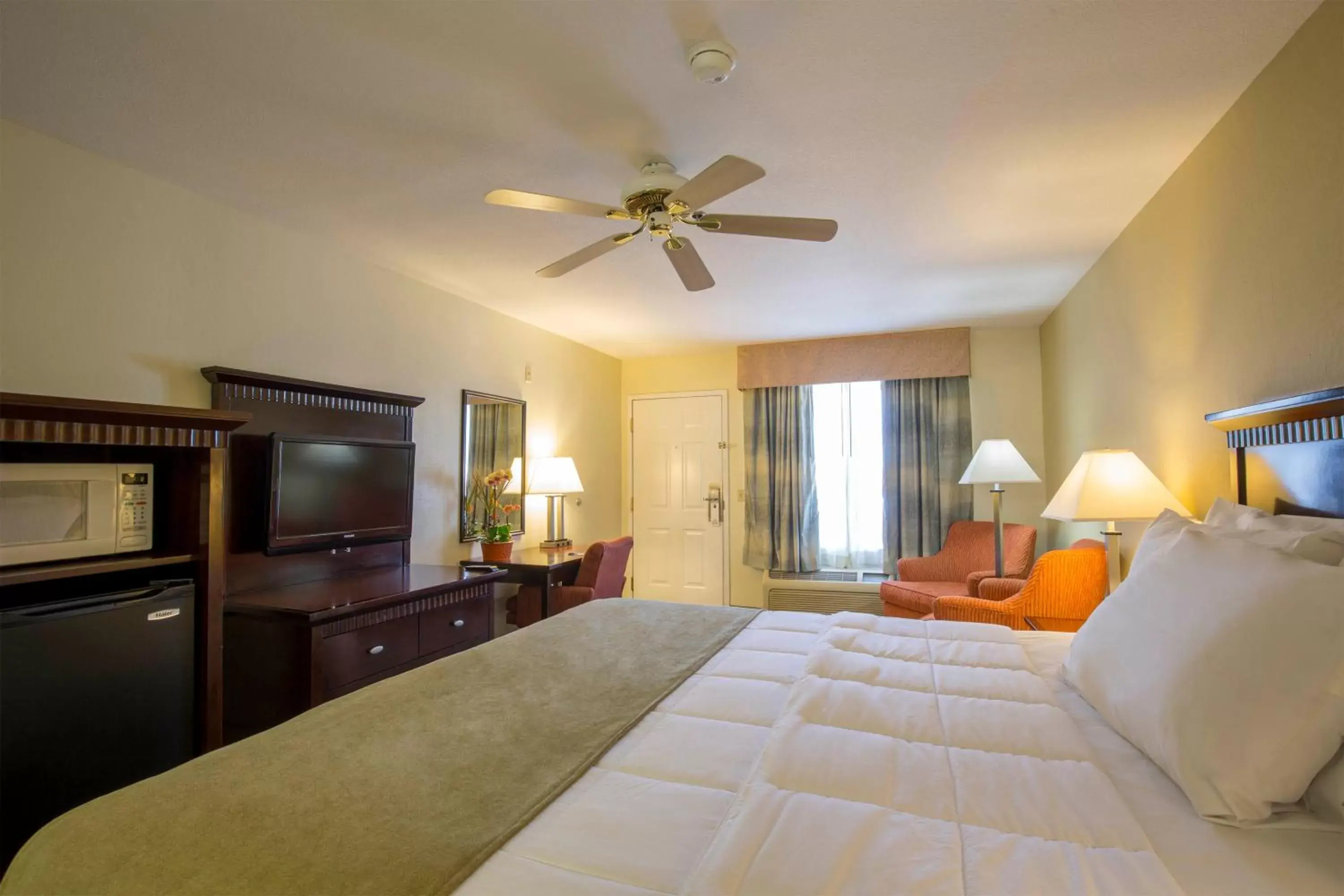 King Room in Brawley Inn King Room in Brawley Inn