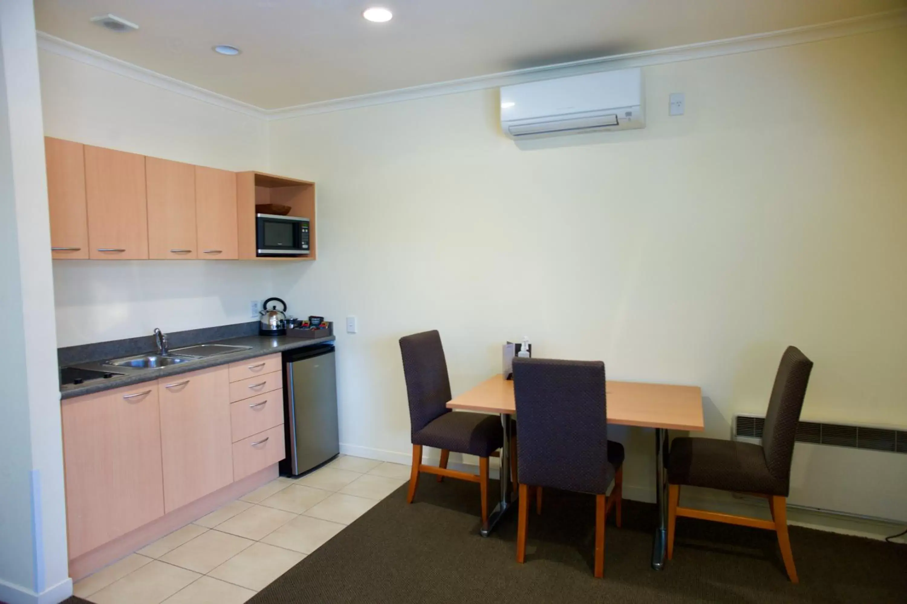 Kitchen or kitchenette, Kitchen/Kitchenette in Regal Palms Resort