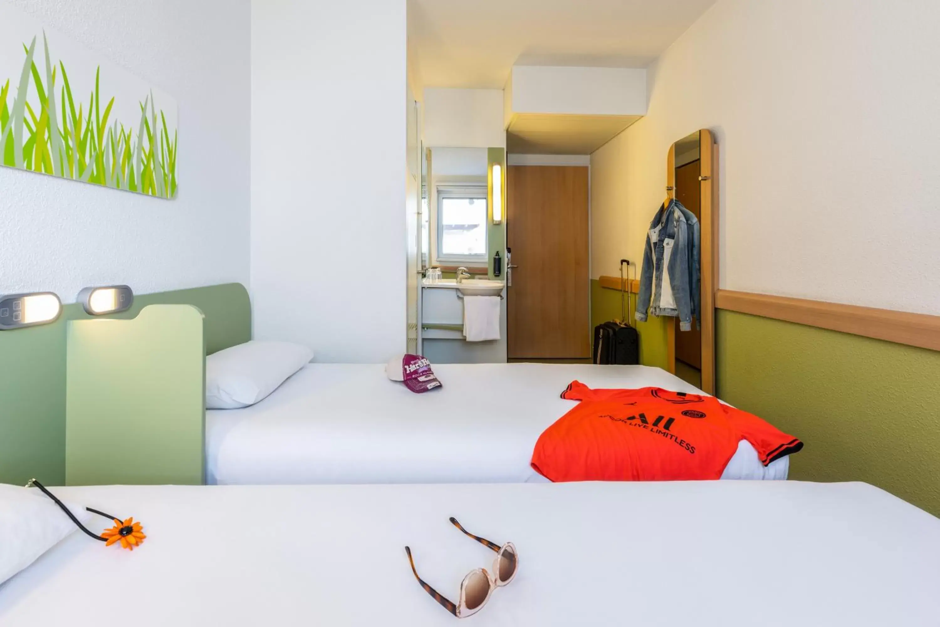 Bedroom, Bed in ibis budget Zurich City West