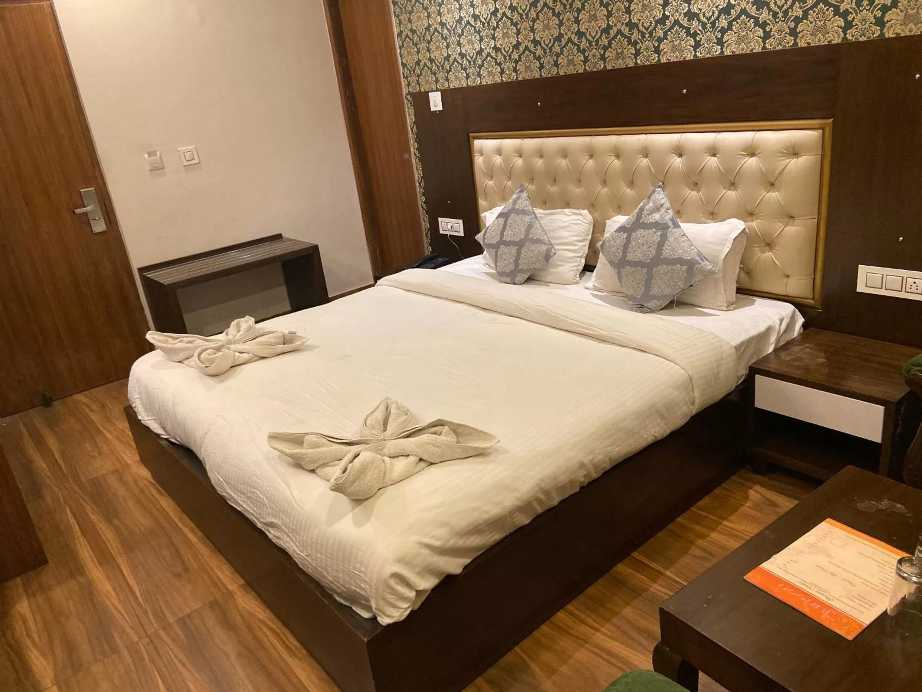 Bed in Hotel Ambika Resort Manali