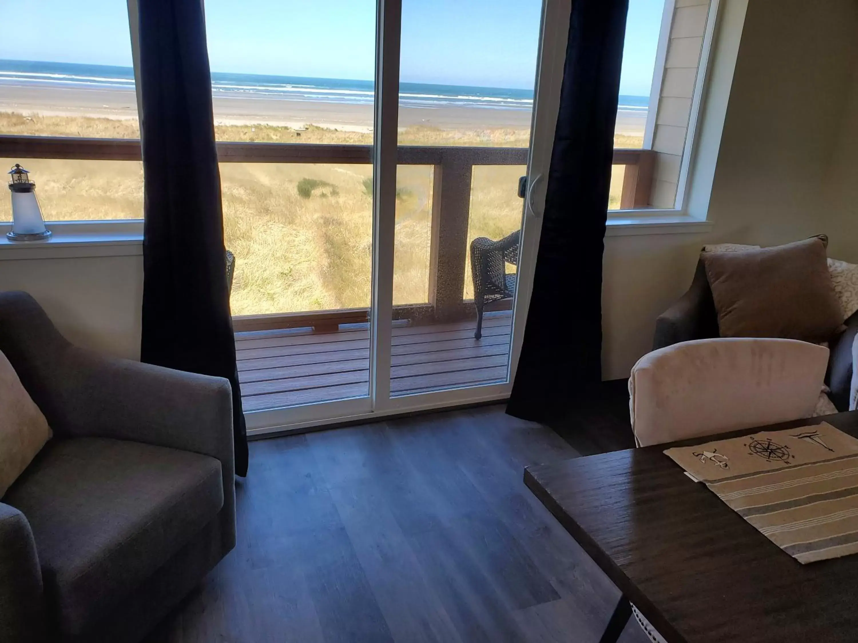 Natural landscape, Seating Area in Moonstone Beach Motel